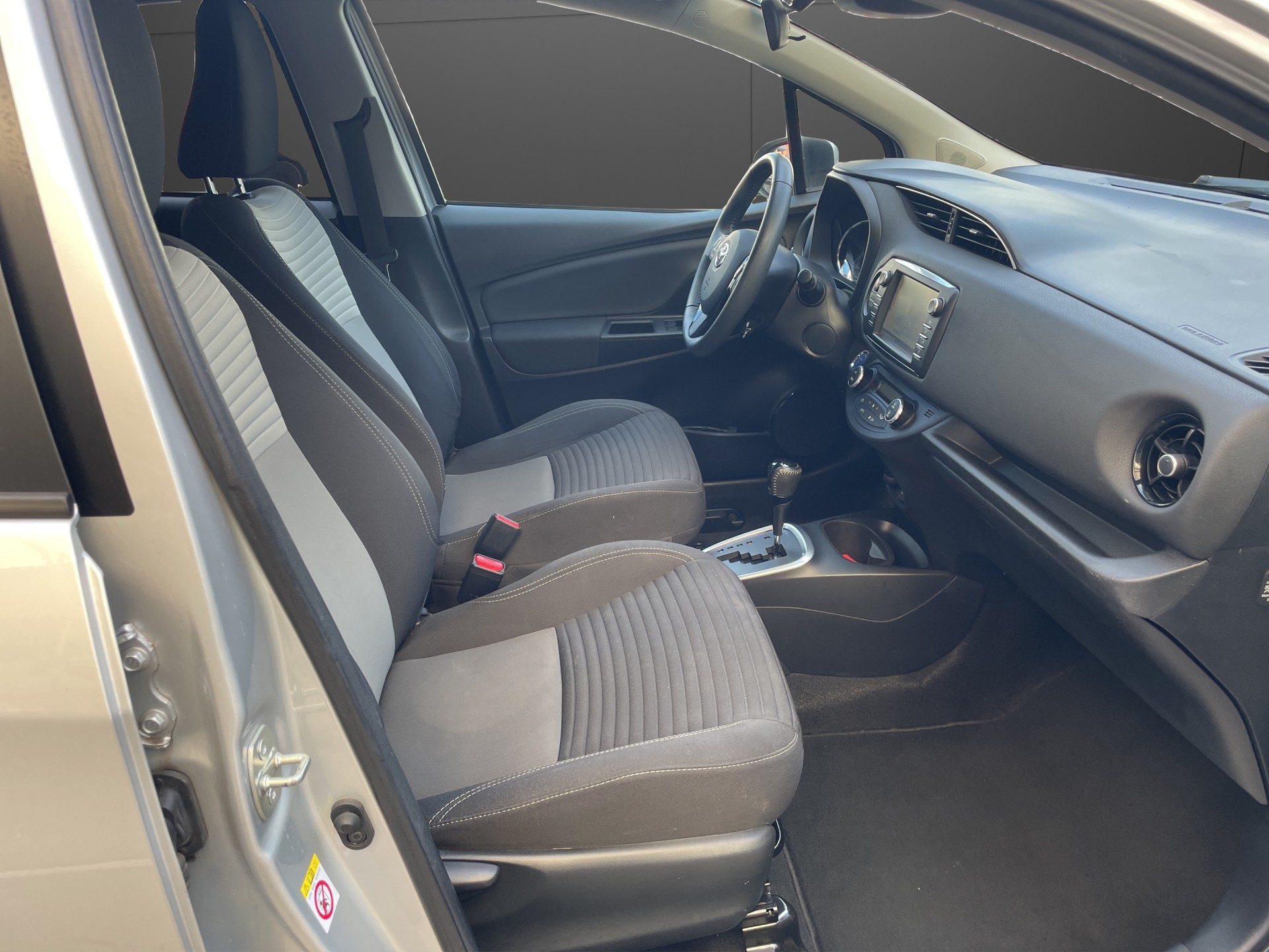 TOYOTA Yaris 1.5 VVT-i Hybrid Trend e-CVT-image-15