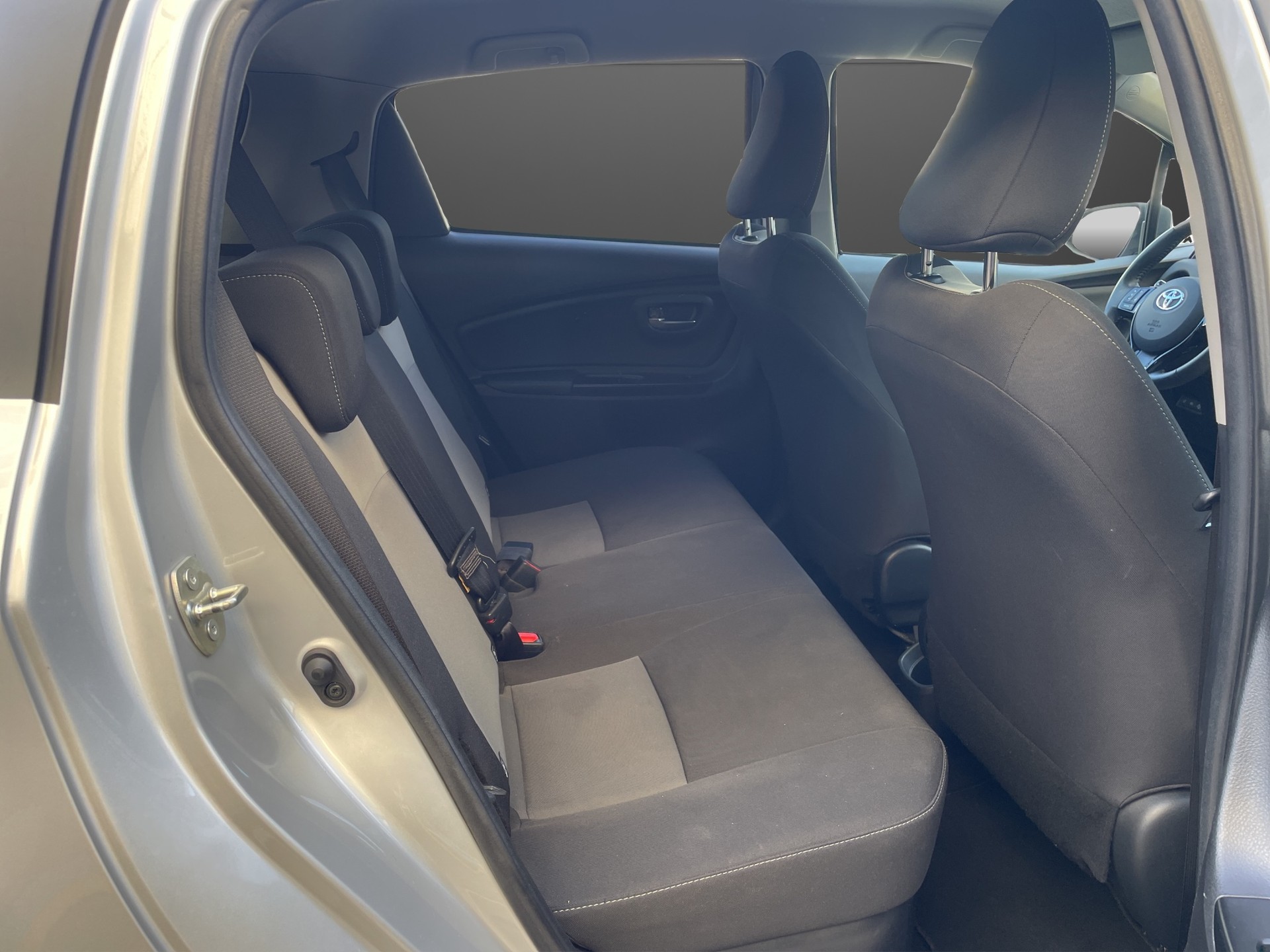 TOYOTA Yaris 1.5 VVT-i Hybrid Trend e-CVT-image-8