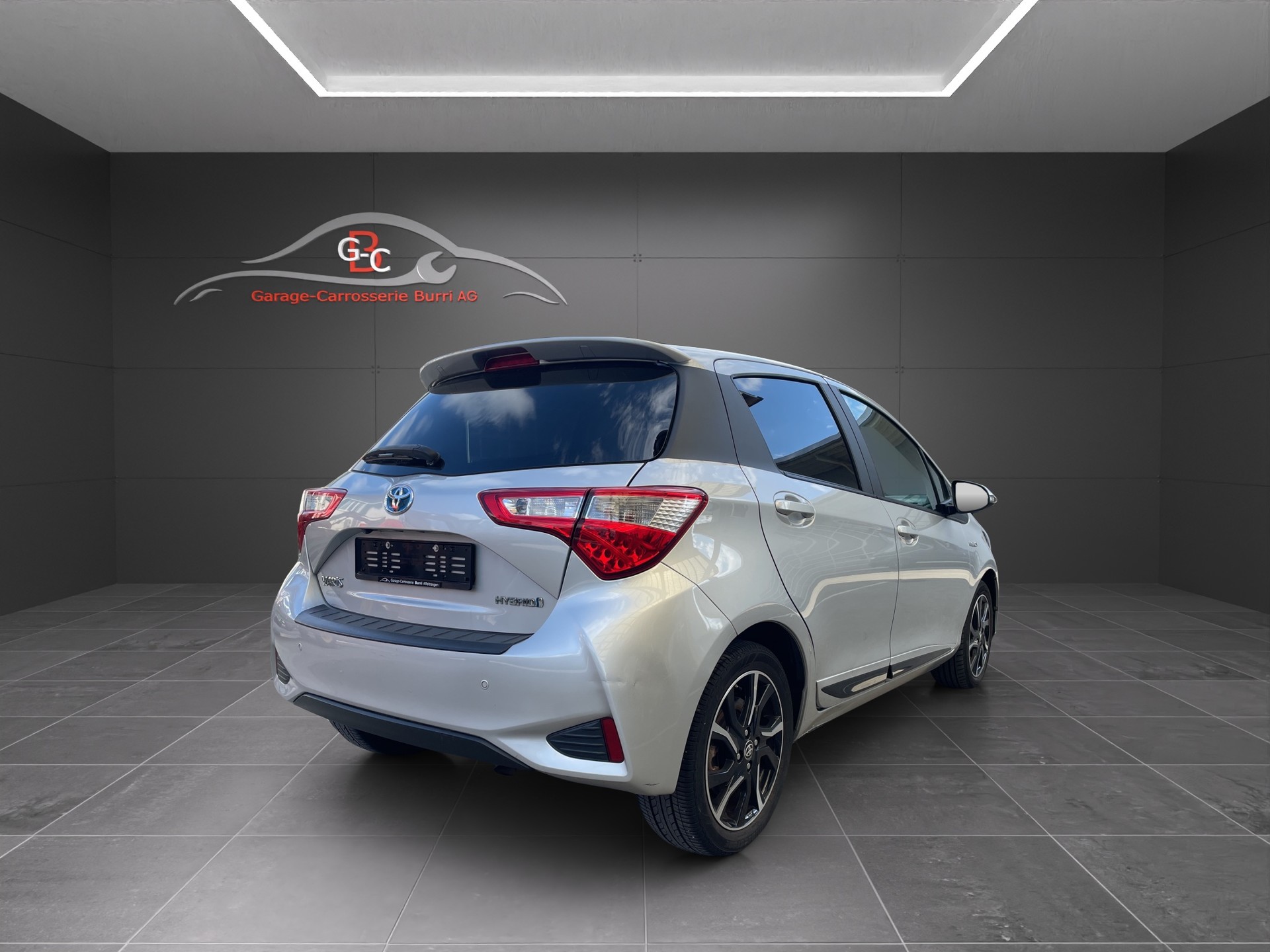 TOYOTA Yaris 1.5 VVT-i Hybrid Trend e-CVT-image-3