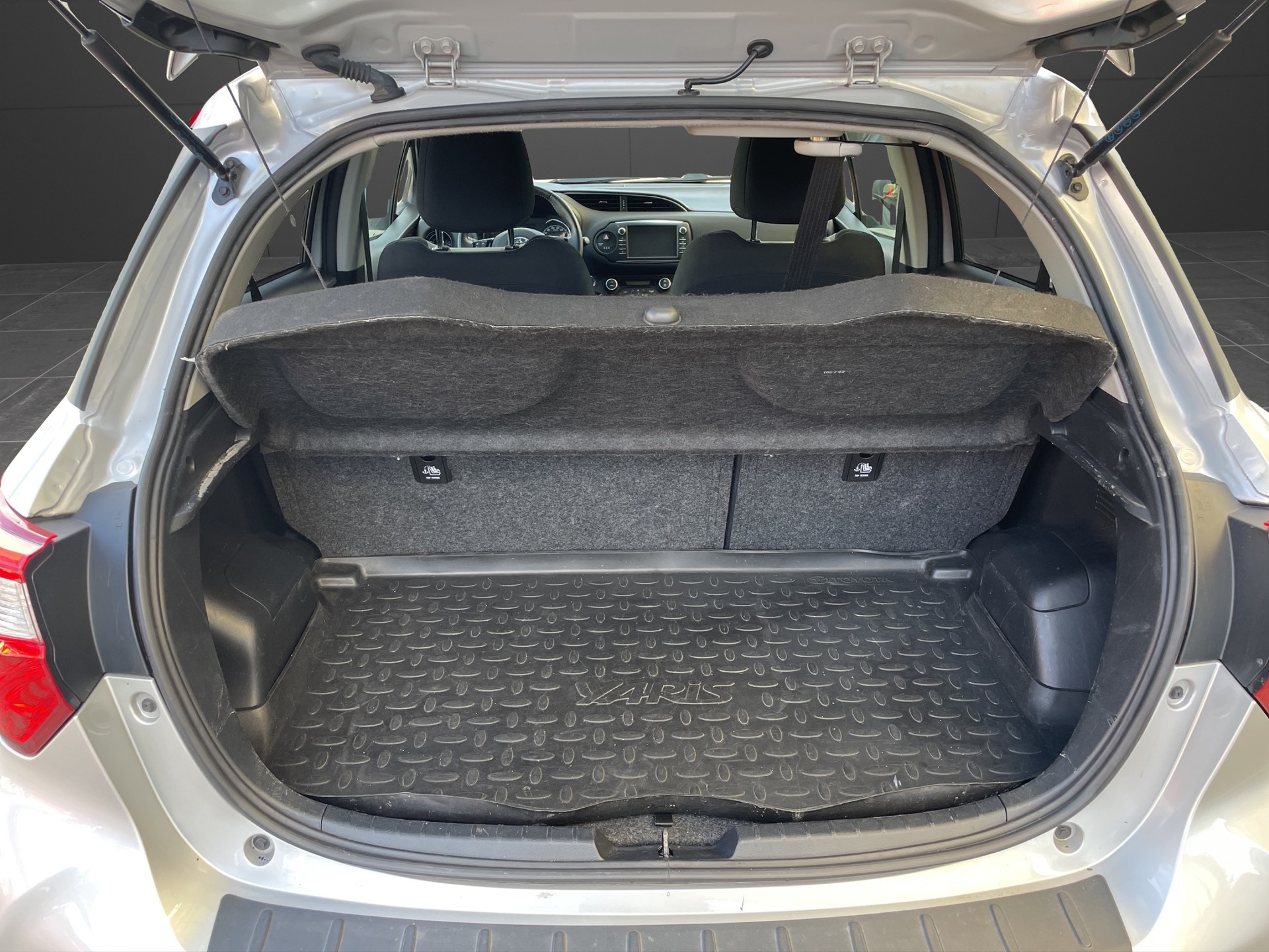 TOYOTA Yaris 1.5 VVT-i Hybrid Trend e-CVT-image-6