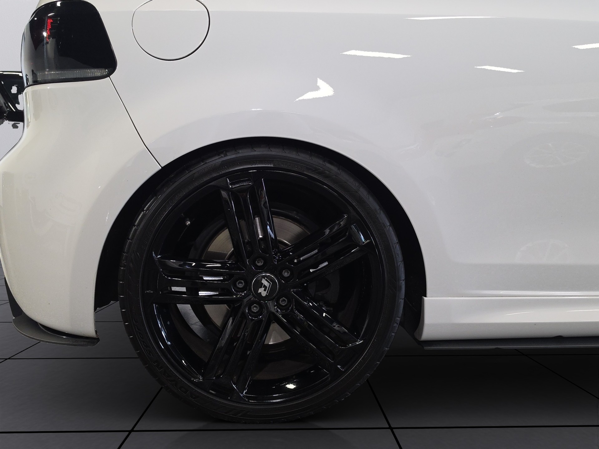 VW Golf 2.0 TSI R 4Motion DSG-image-8