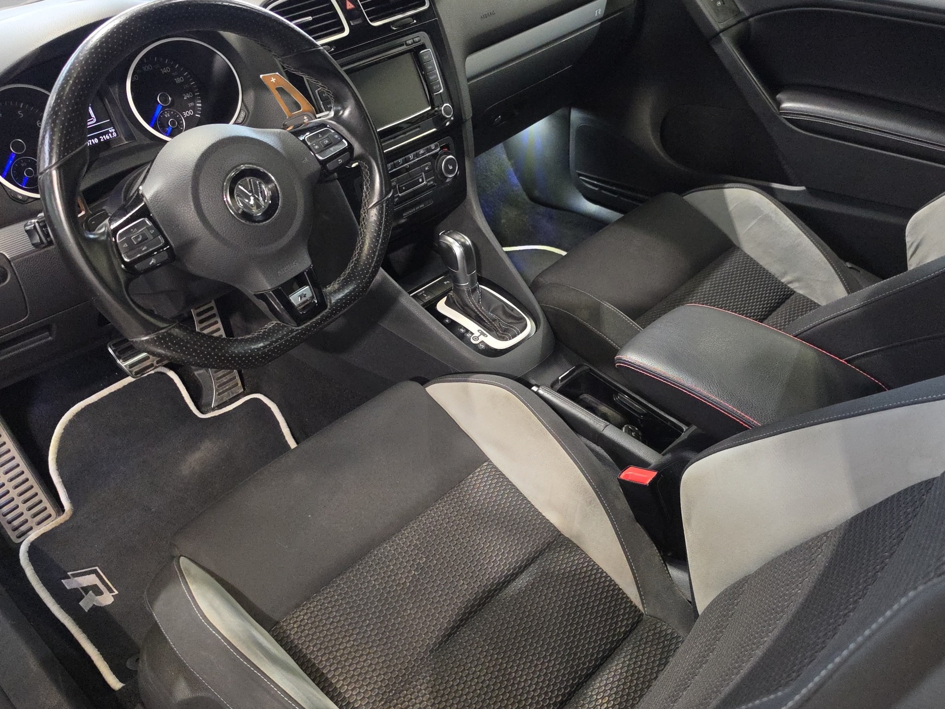 VW Golf 2.0 TSI R 4Motion DSG-image-12