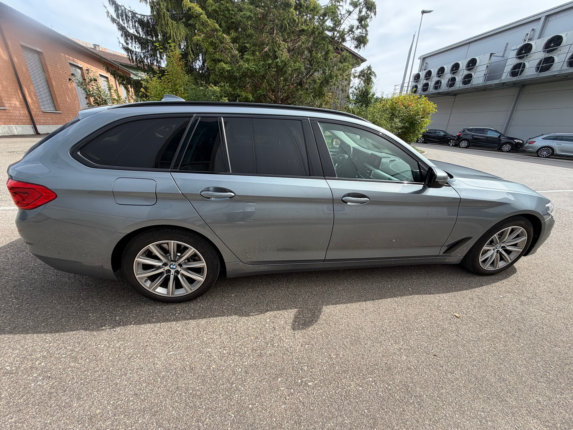 BMW 530d xDrive Touring Sport Line Steptronic-image-7