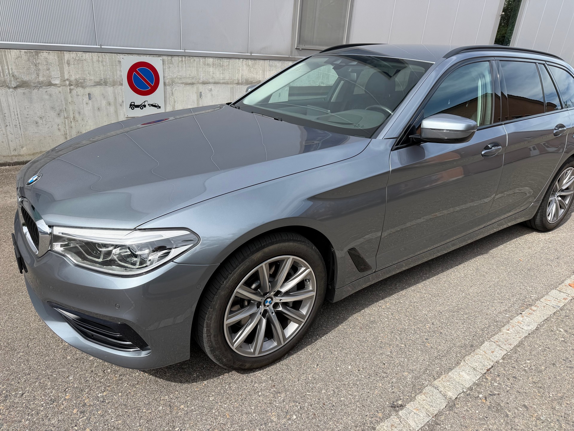 BMW 530d xDrive Touring Sport Line Steptronic-image-0