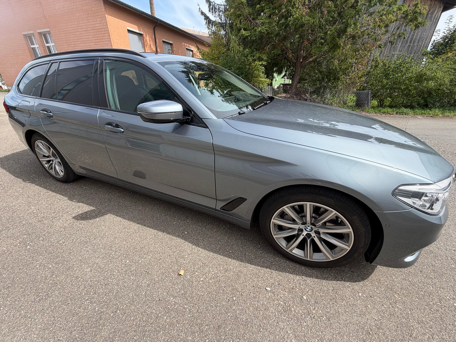 BMW 530d xDrive Touring Sport Line Steptronic-image-2