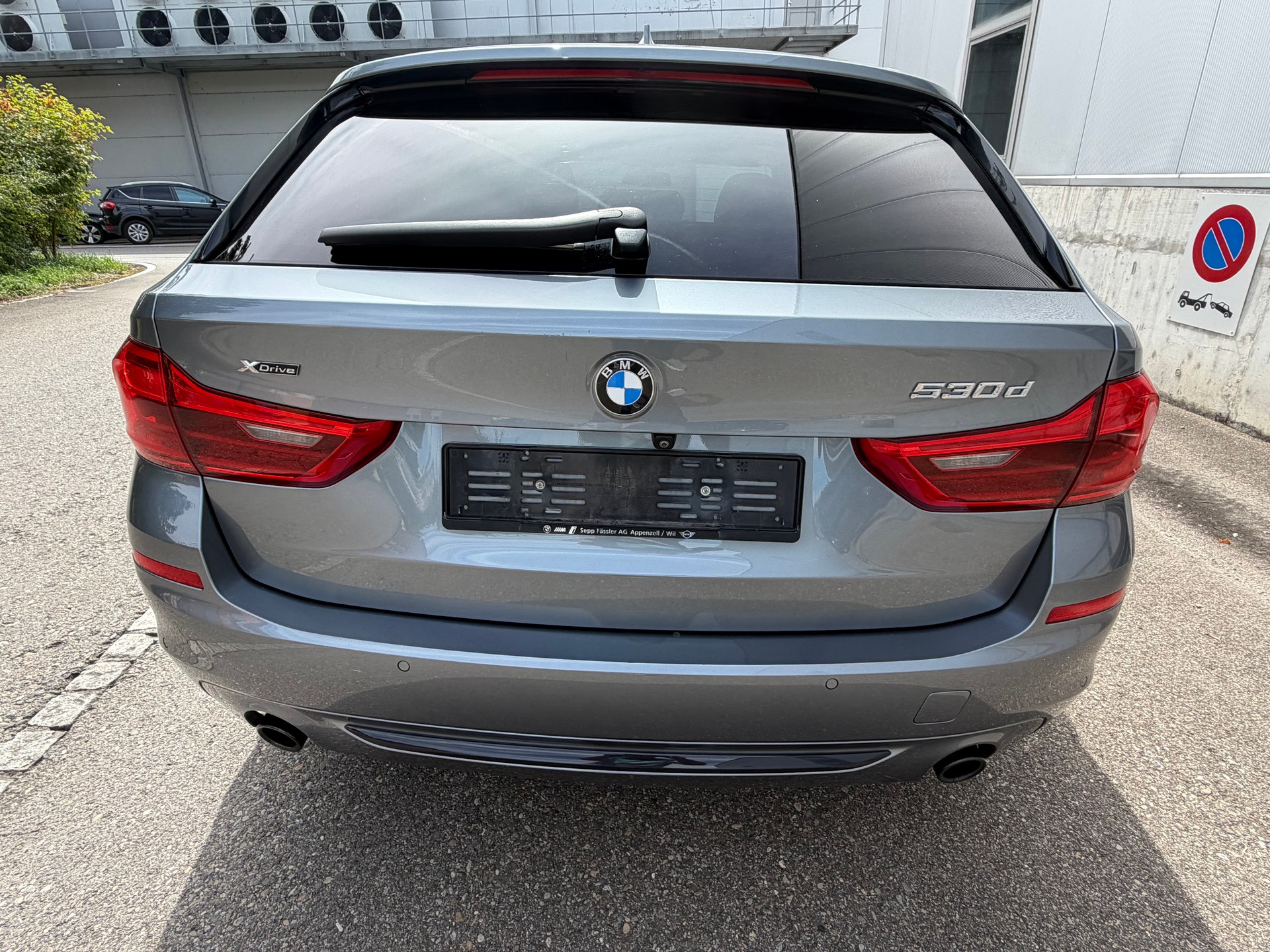 BMW 530d xDrive Touring Sport Line Steptronic-image-3
