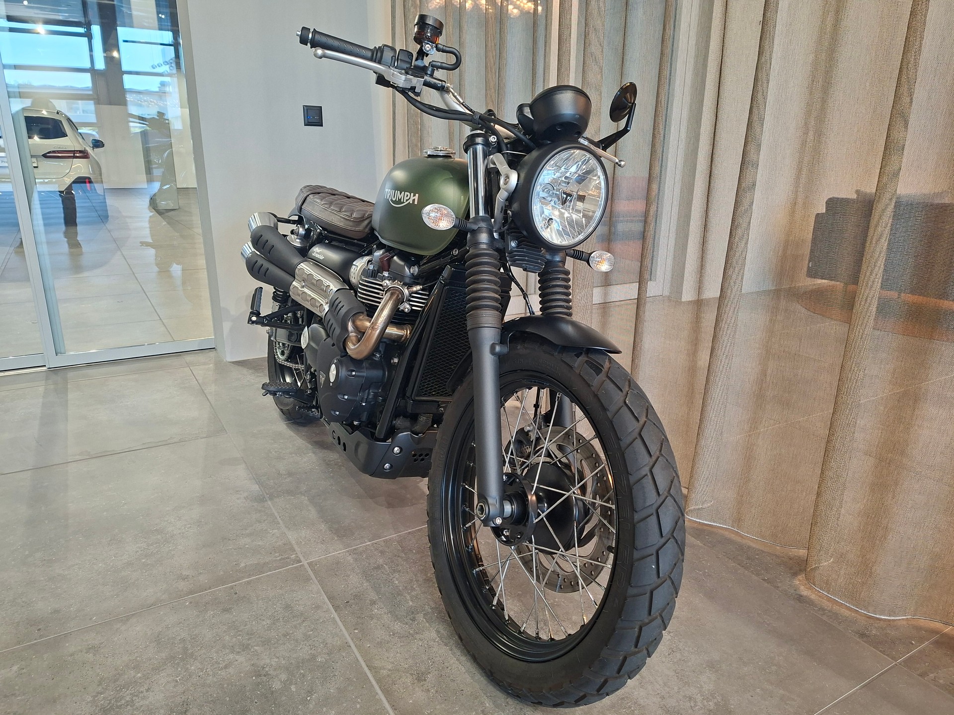 TRIUMPH Street Scrambler 900-showroom-element-2
