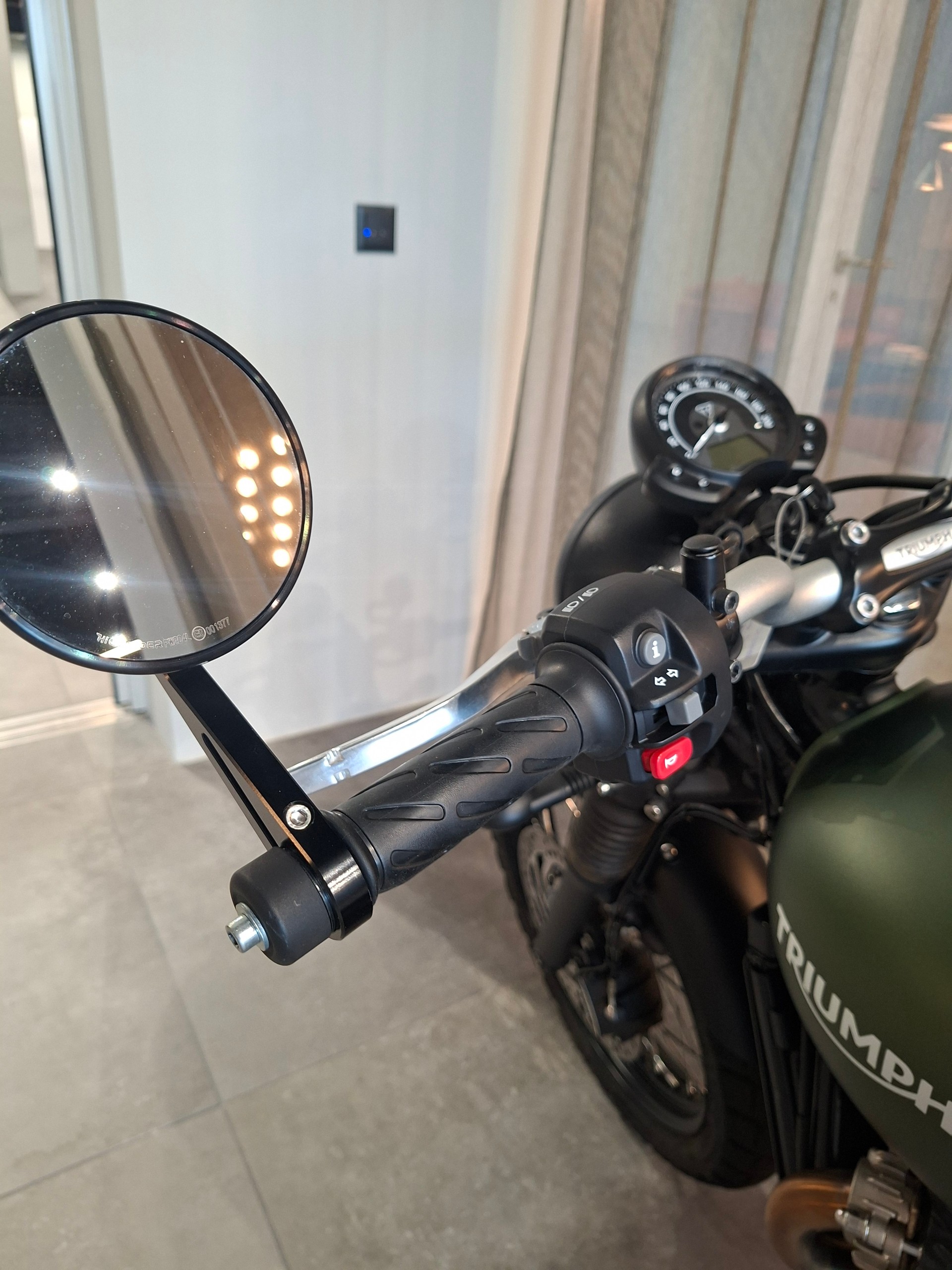 TRIUMPH Street Scrambler 900-image-9