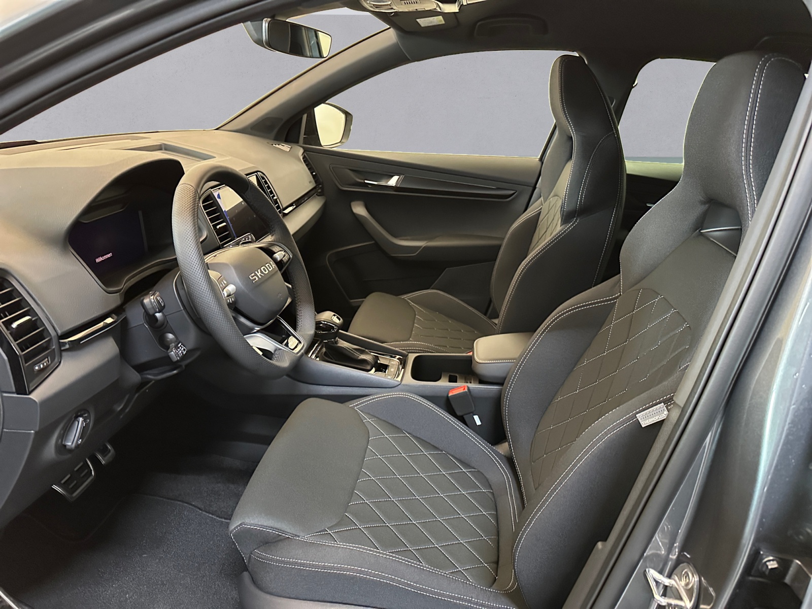 SKODA Karoq 2.0 TSI SportLine 4x4 DSG-image-9