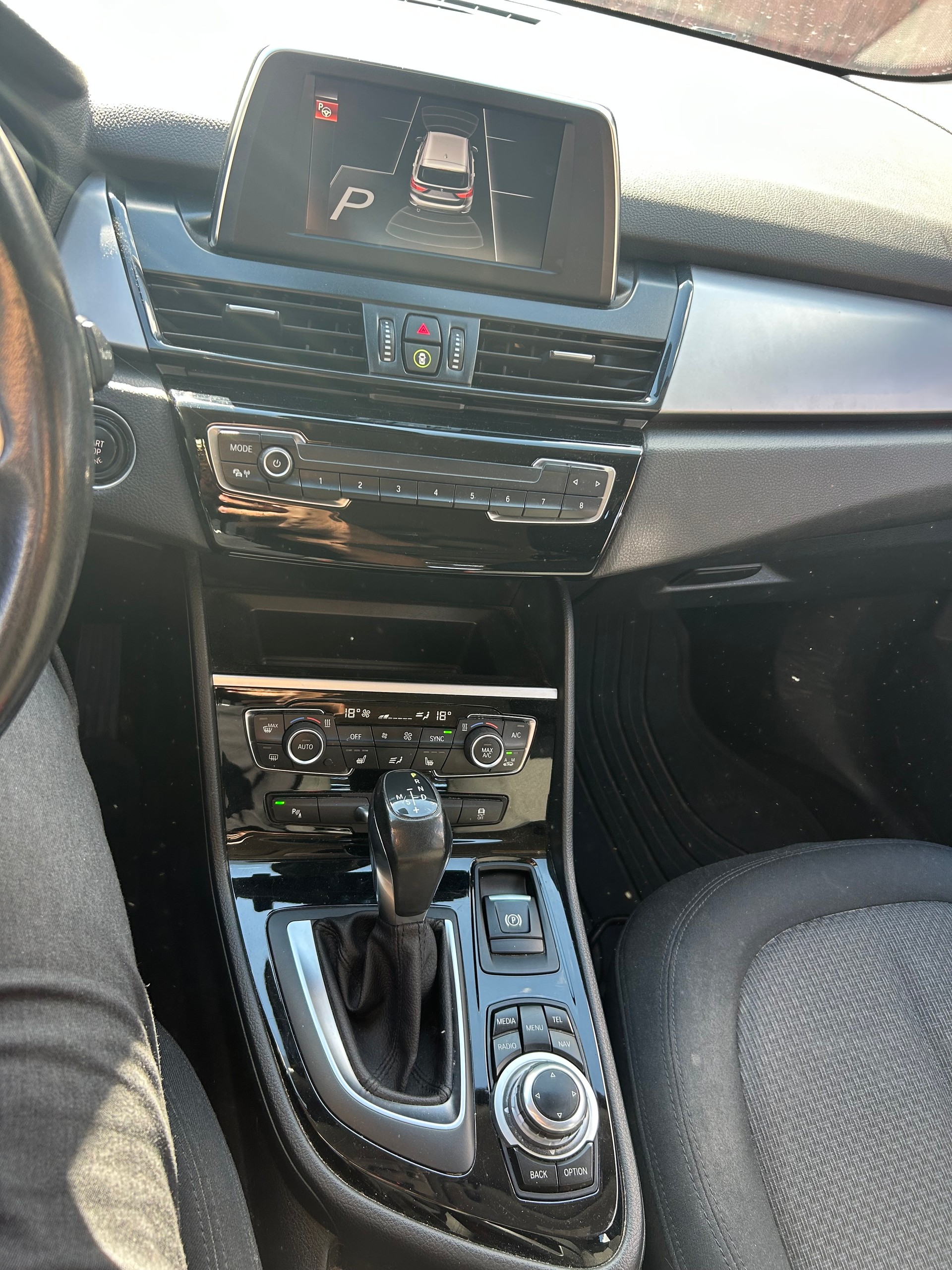 BMW 218d Gran Tourer Steptronic-image-6