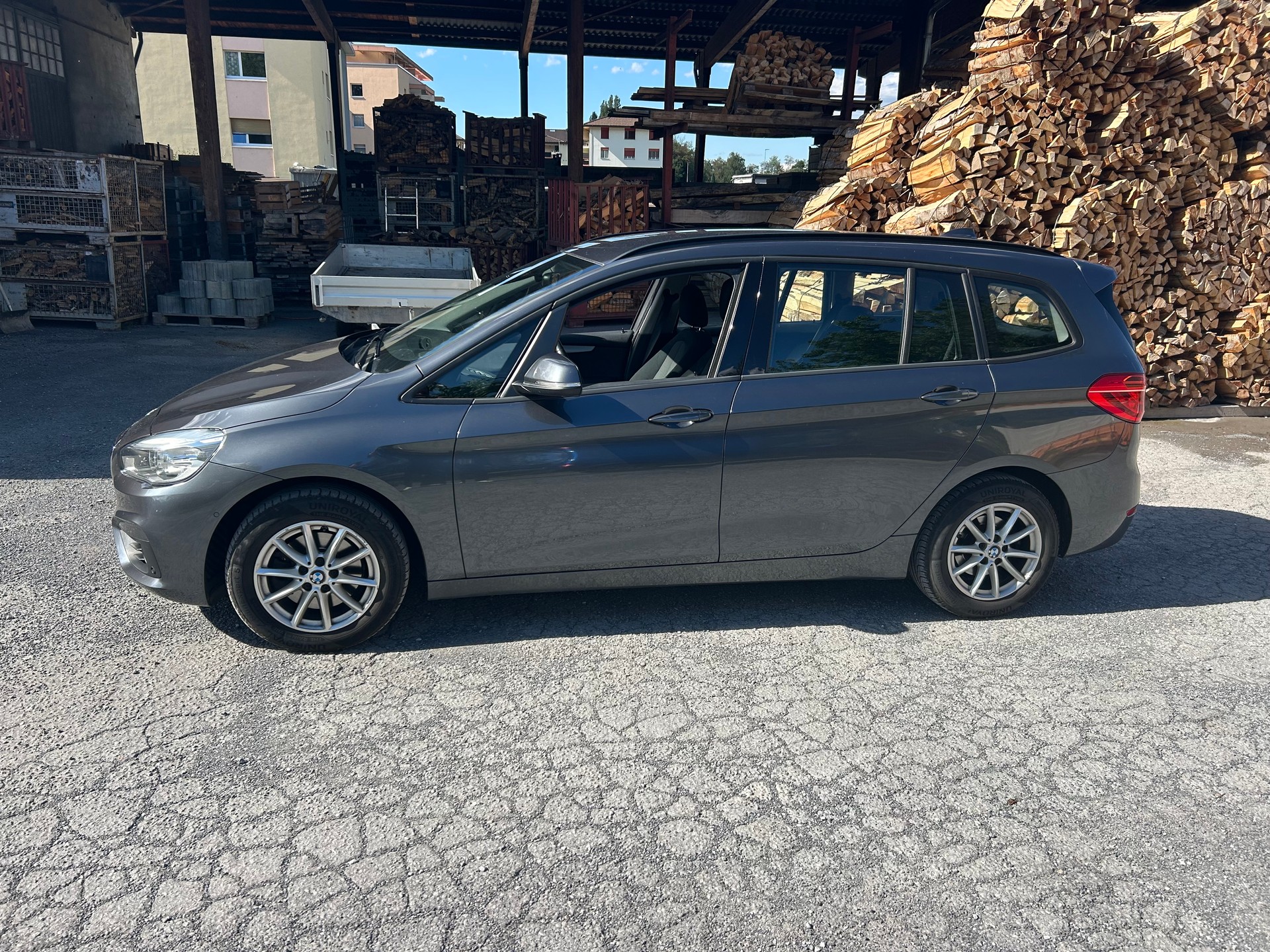 BMW 218d Gran Tourer Steptronic-image-0