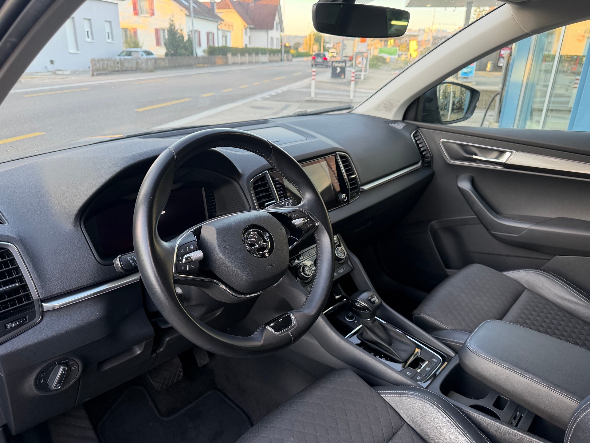 SKODA Karoq 1.5 TSI ACT Style DSG-image-8