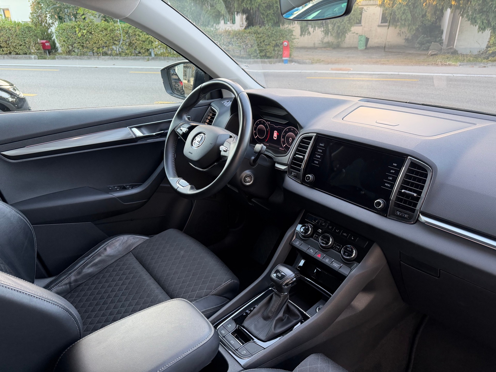 SKODA Karoq 1.5 TSI ACT Style DSG-image-11