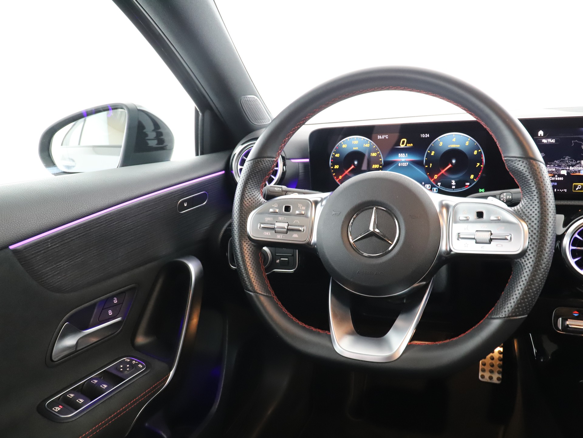 MERCEDES-BENZ A 200 AMG Line-image-12
