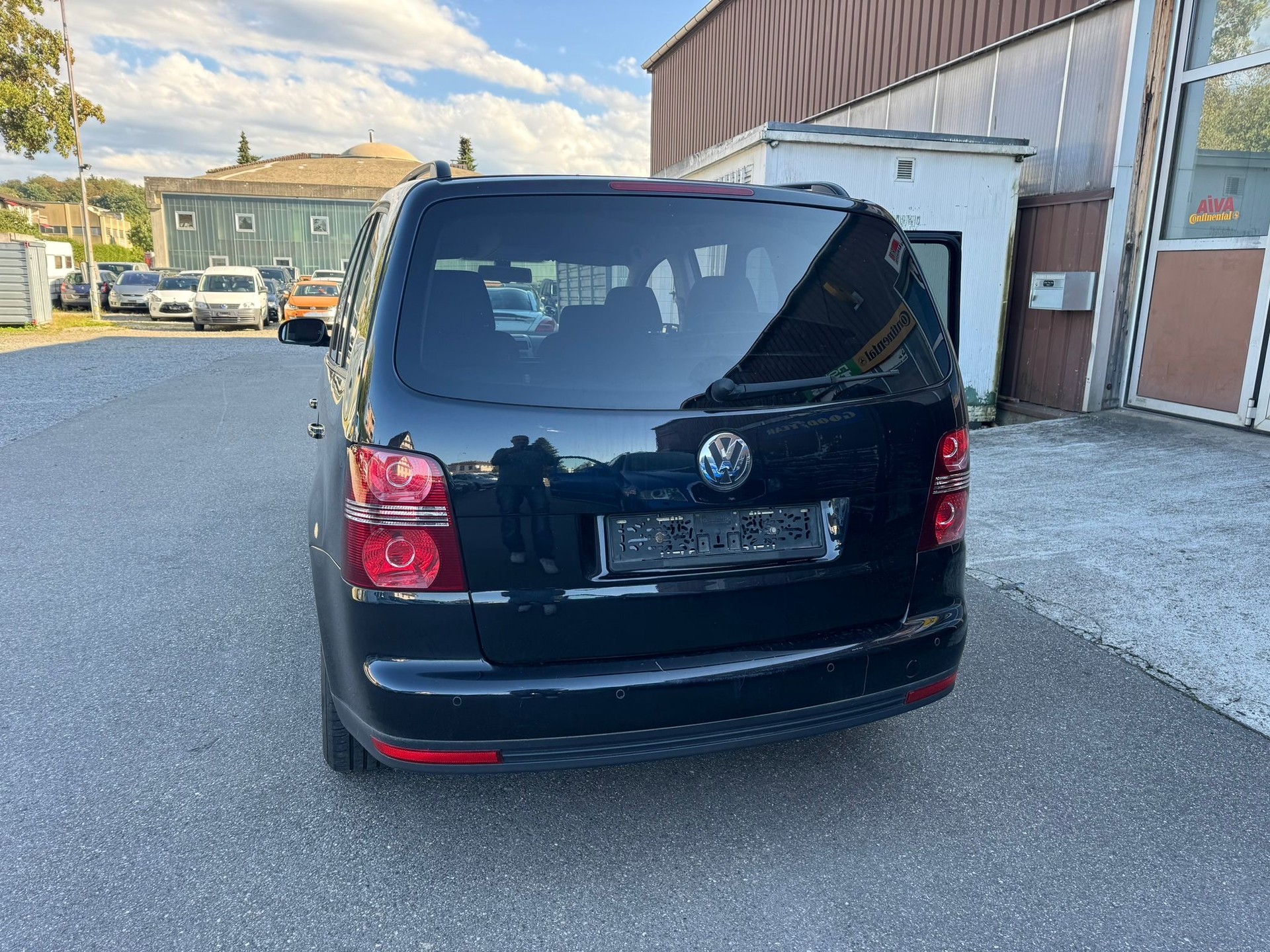 VW Touran 2.0 TDI Trendline-image-2