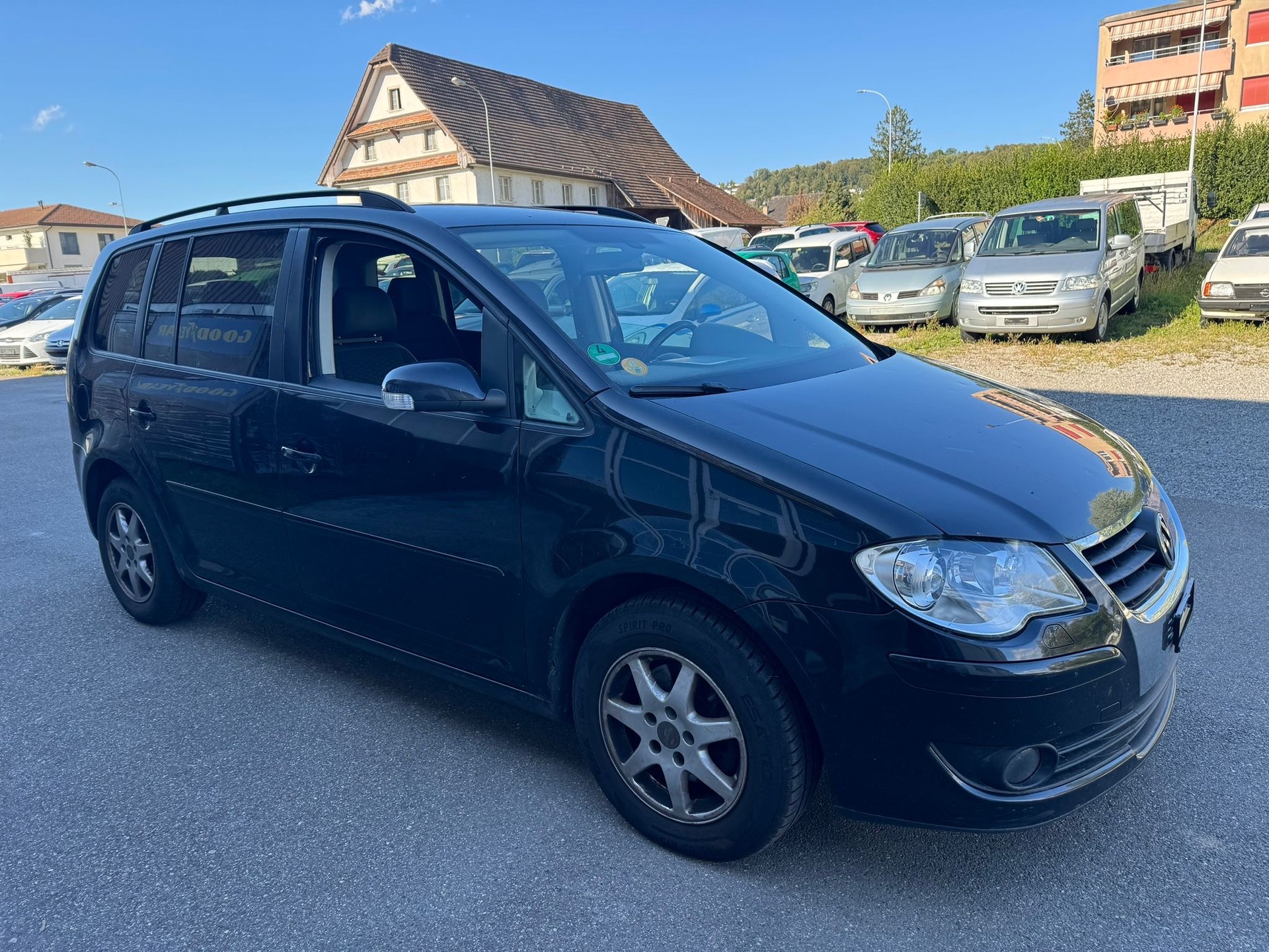 VW Touran 2.0 TDI Trendline-image-0