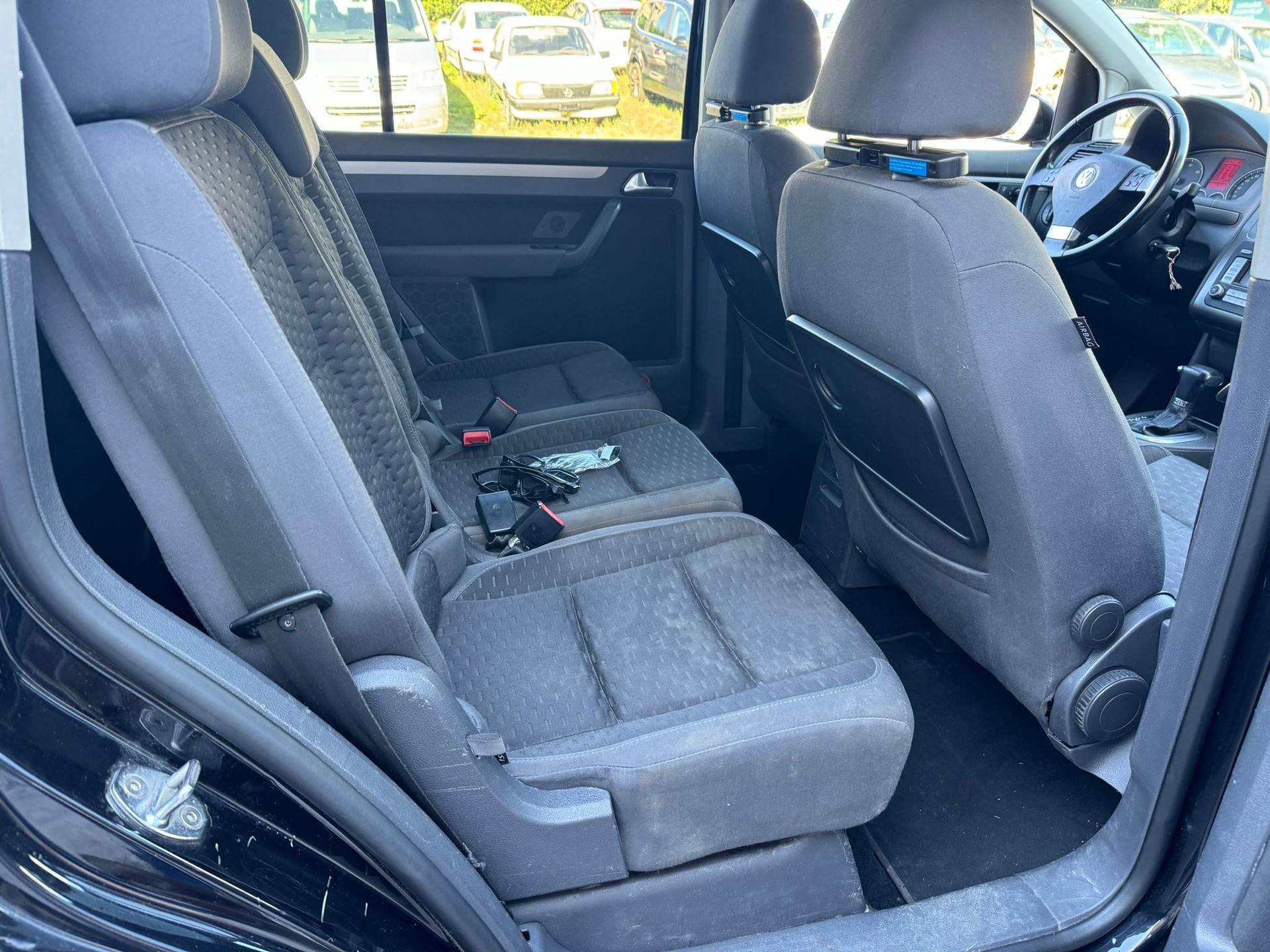 VW Touran 2.0 TDI Trendline-image-7