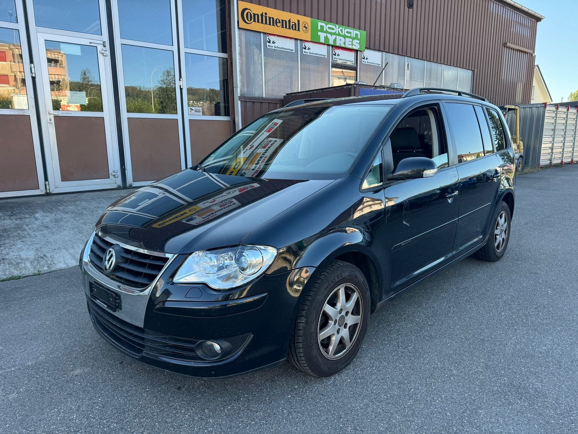 VW Touran 2.0 TDI Trendline-image-1