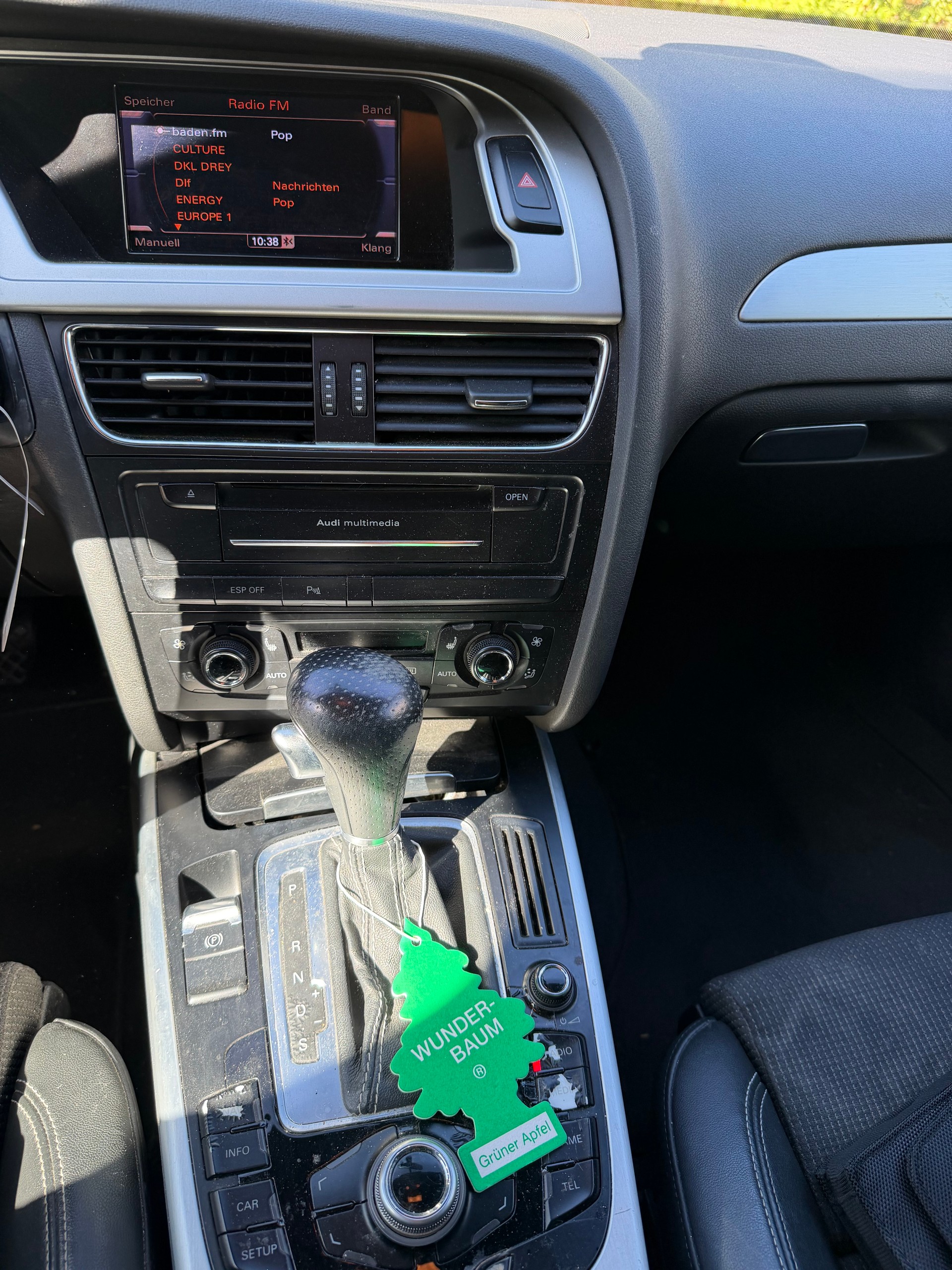 AUDI A4 Avant 2.0 TFSI Style multitronic-image-8