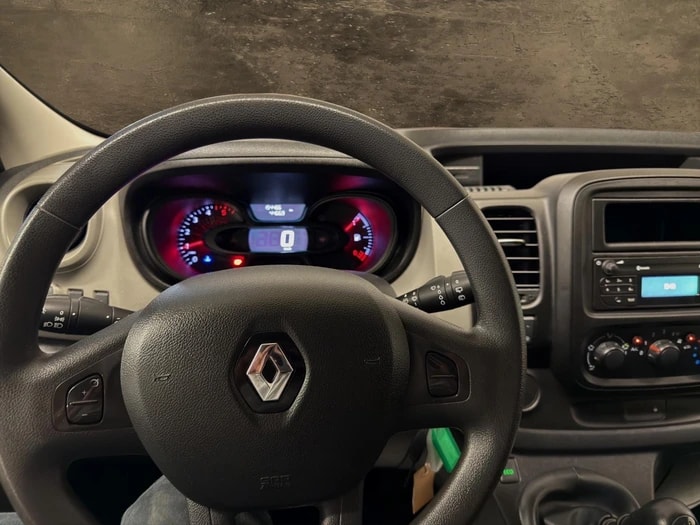 RENAULT Trafic ENERGY dCi 125 Grand Passenger Zen-image-4