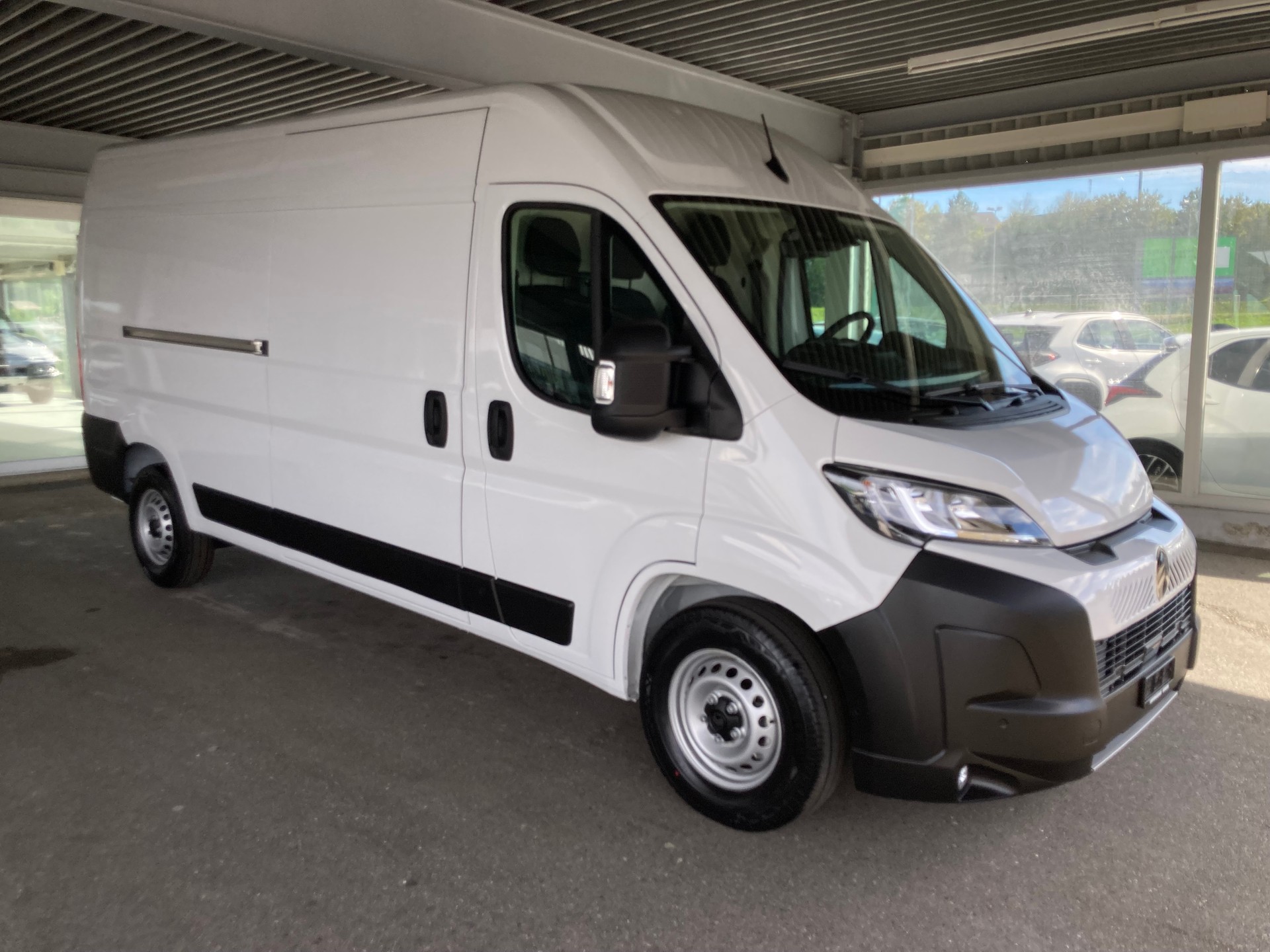 CITROEN Jumper 35+ 2.2 BlueHDi 180 L3H2 Automat Kasten-image-2