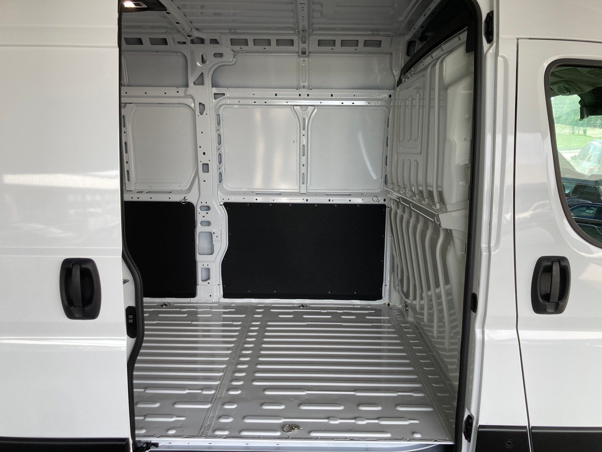 CITROEN Jumper 35+ 2.2 BlueHDi 180 L3H2 Automat Kasten-image-8