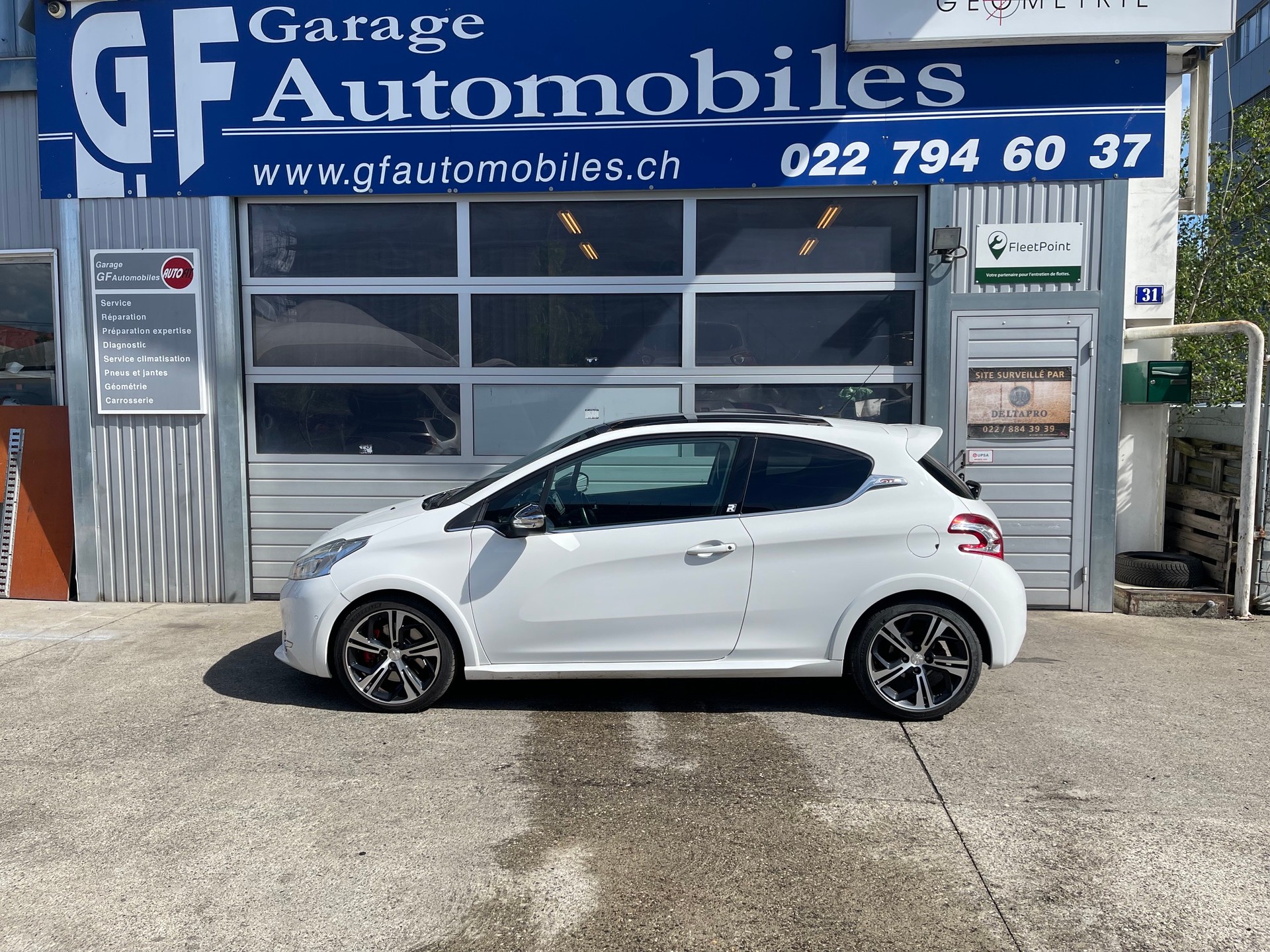 PEUGEOT 208 1.6 Turbo GTi