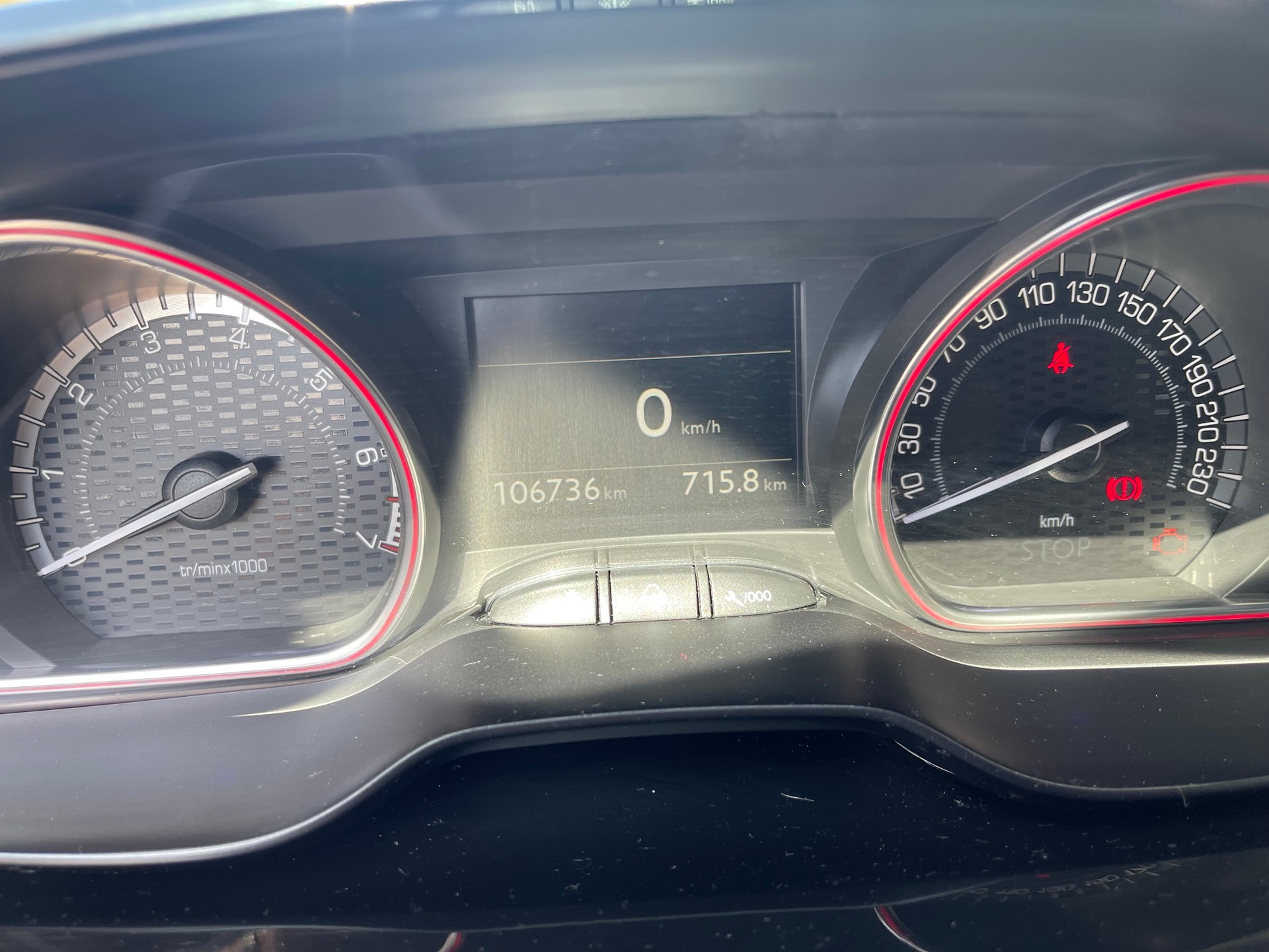PEUGEOT 208 1.6 Turbo GTi-image-7