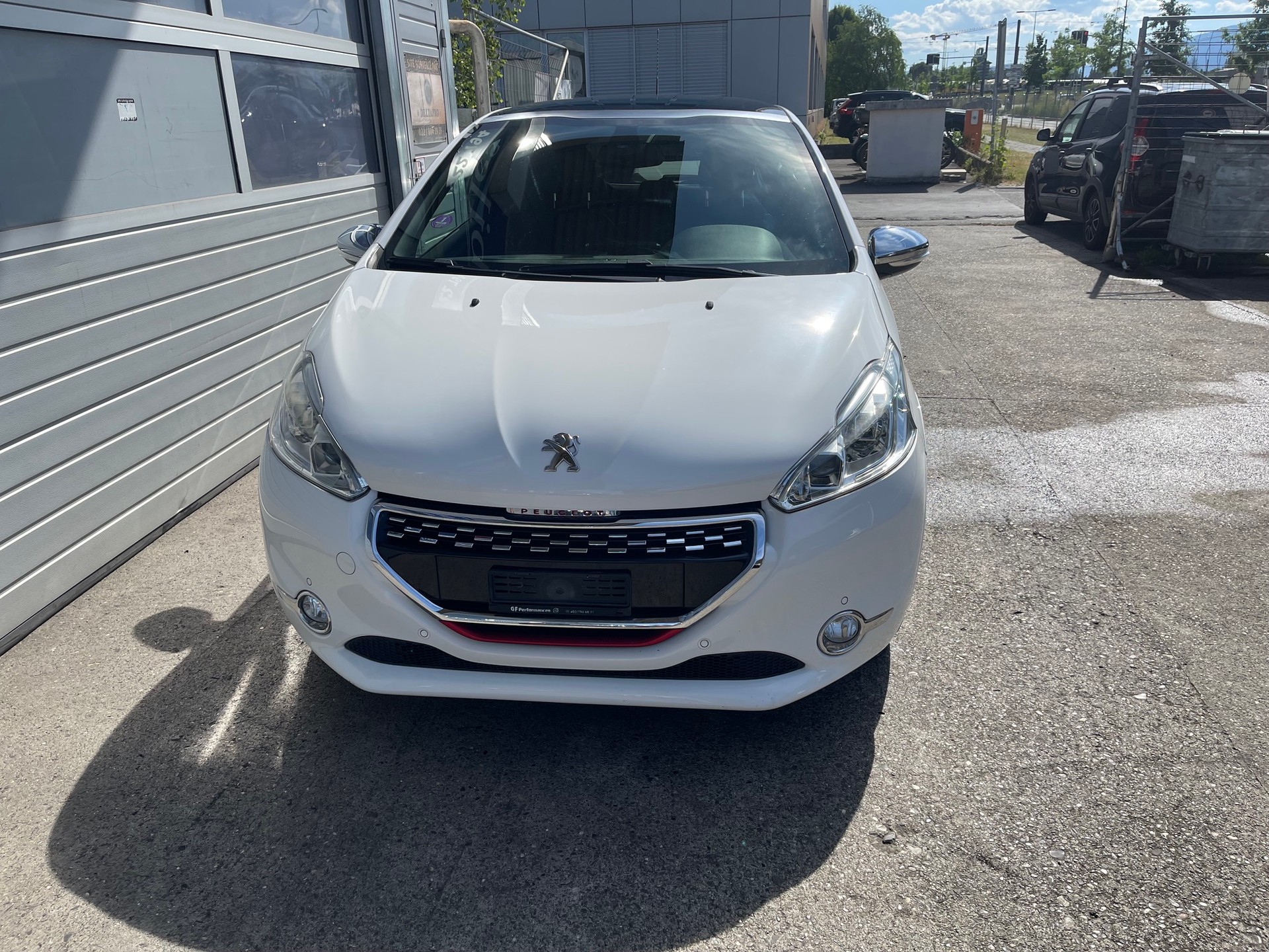 PEUGEOT 208 1.6 Turbo GTi-showroom-element-1