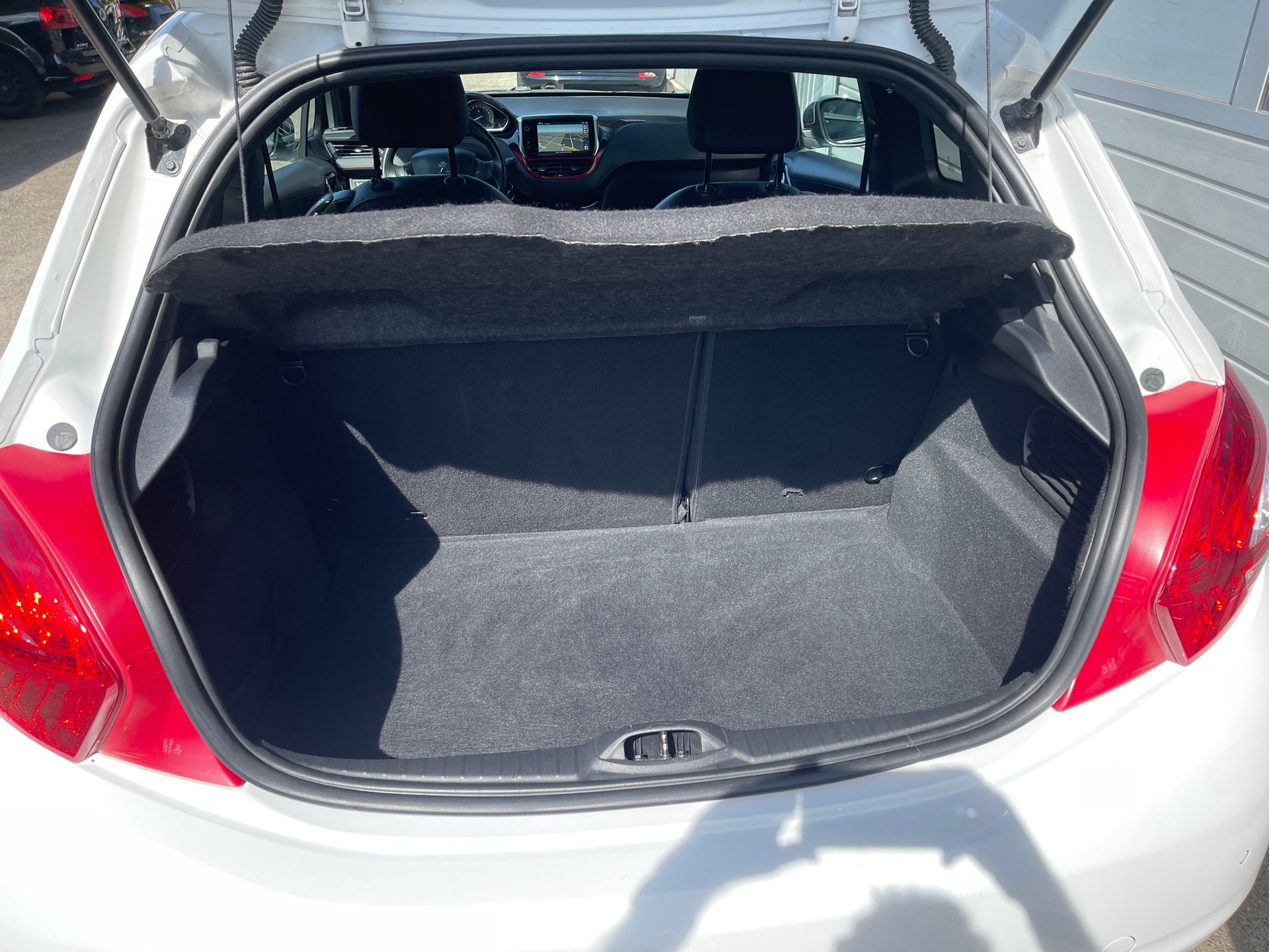 PEUGEOT 208 1.6 Turbo GTi-showroom-element-3