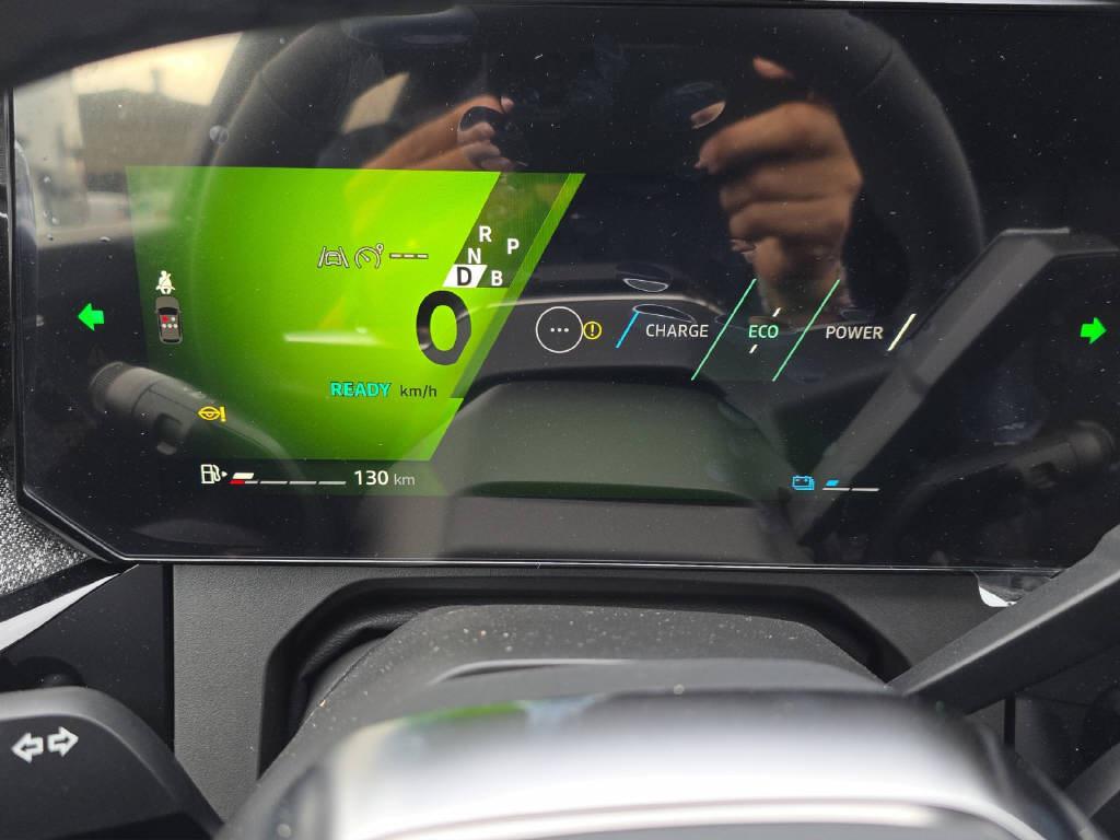 RENAULT Clio 1.8 E-Tech techno-image-13