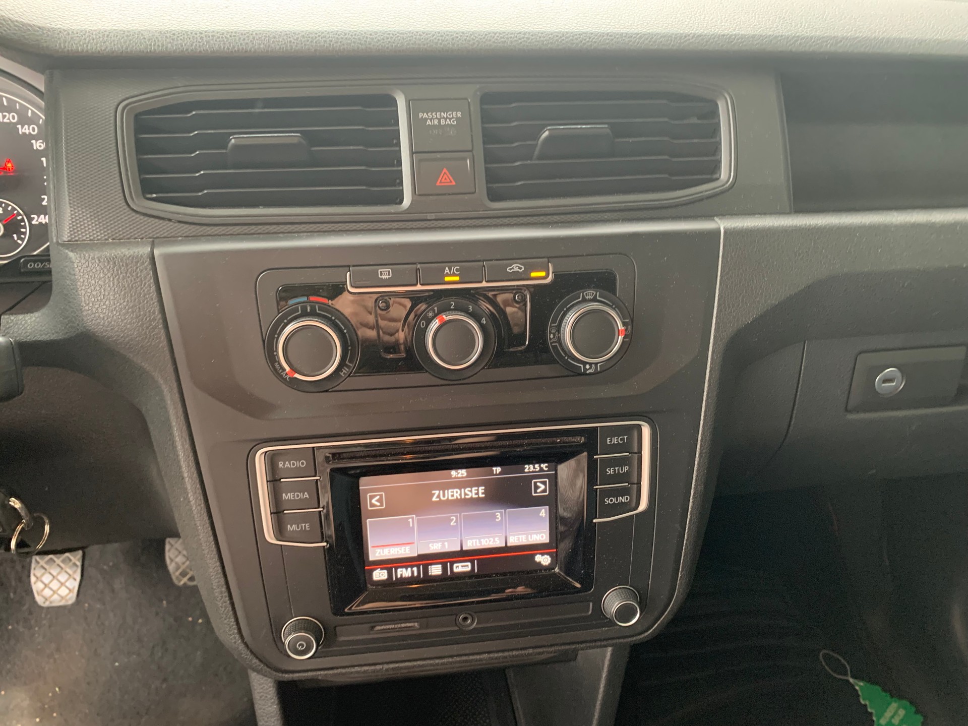 VW Caddy 1.6 TDI-image-6