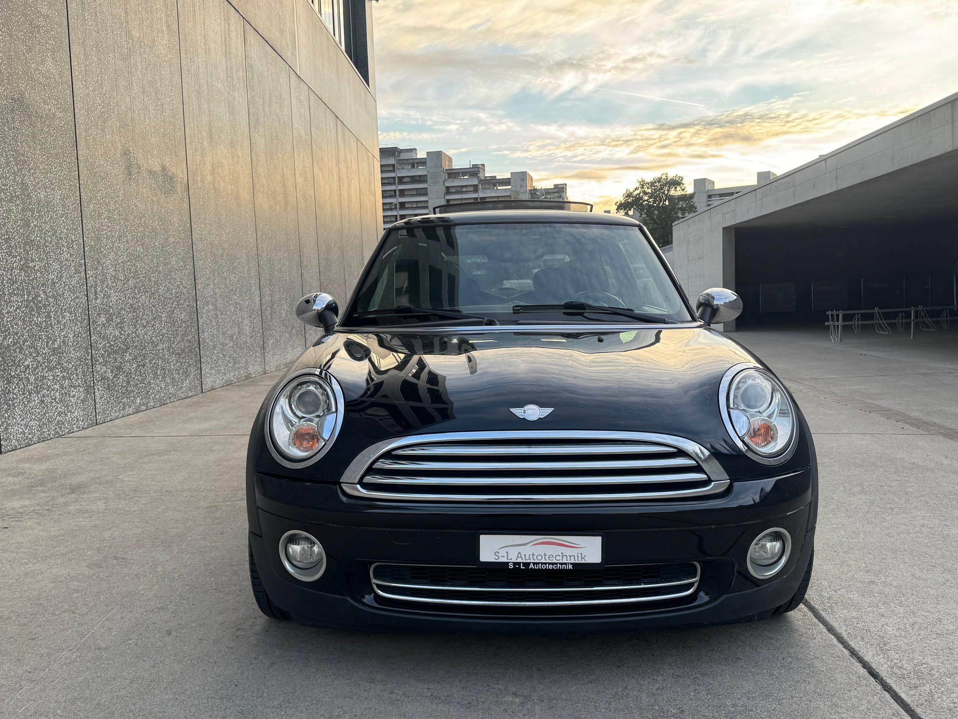 MINI Cooper-image-1