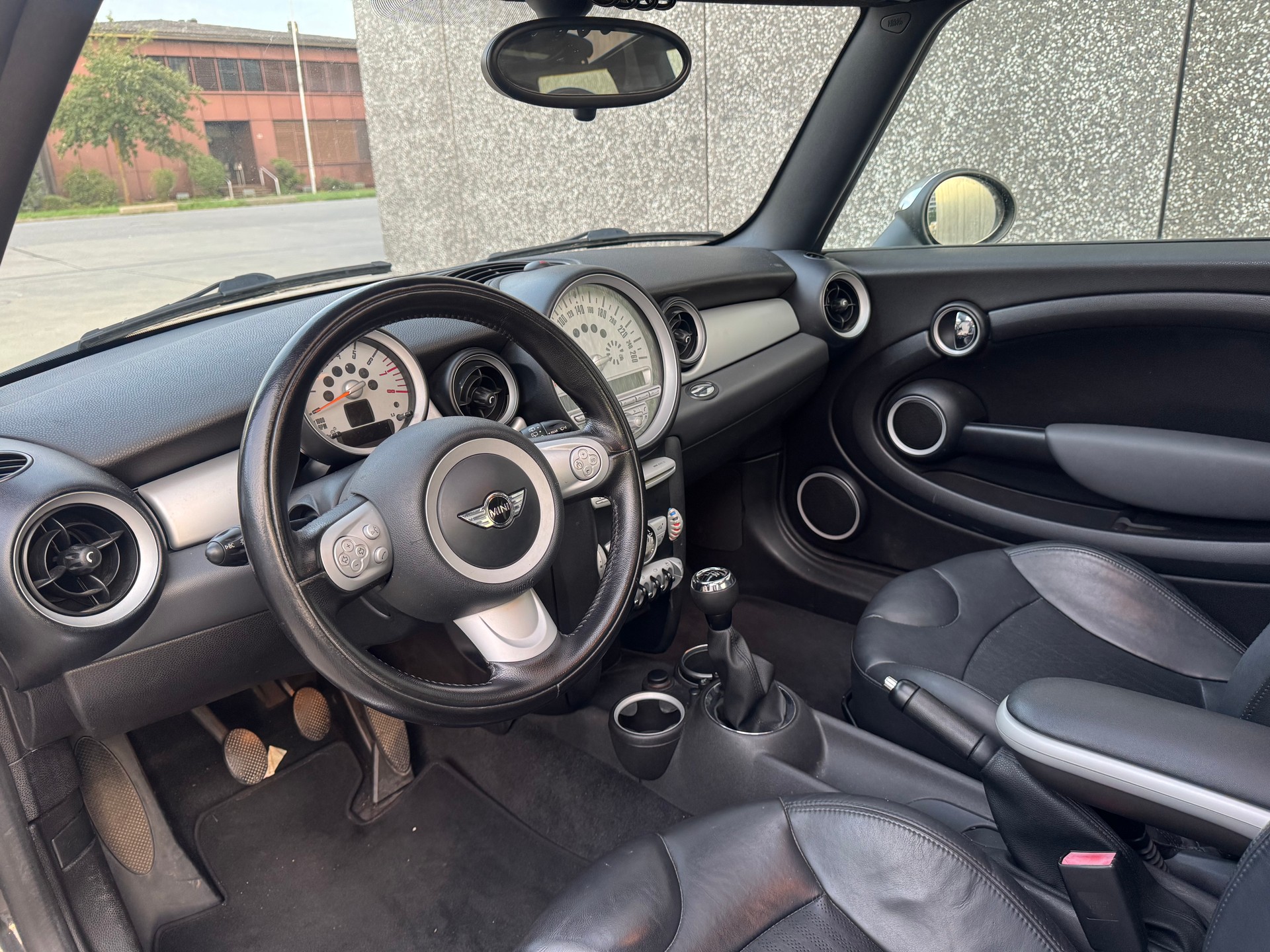 MINI Cooper-image-9