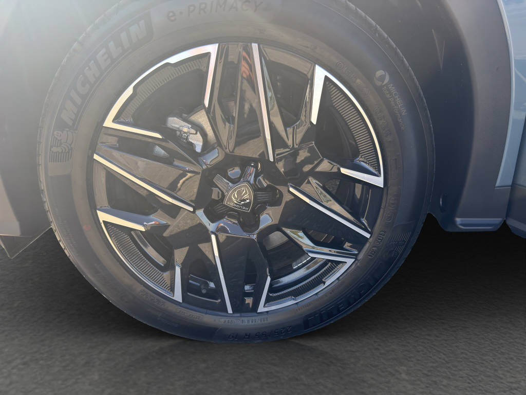 PEUGEOT 5008 1.2 Hybrid GT Exclusive-image-15