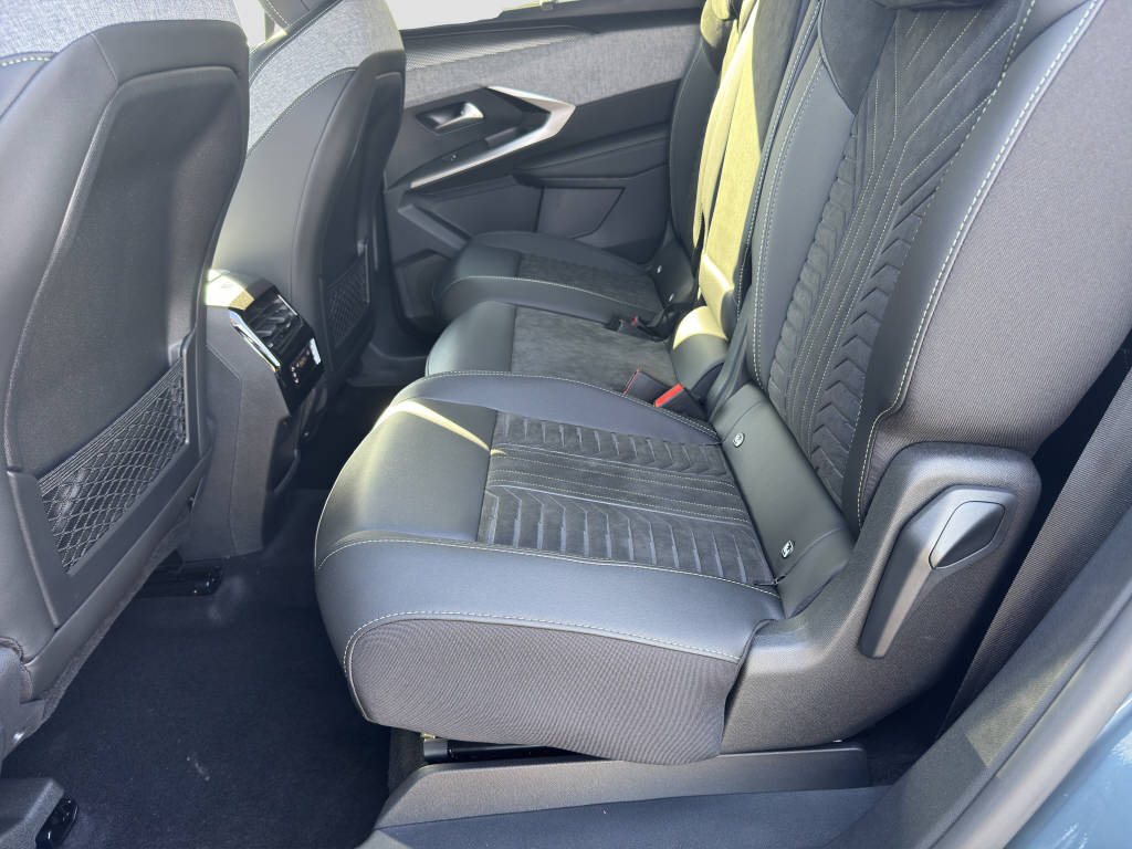 PEUGEOT 5008 1.2 Hybrid GT Exclusive-image-10