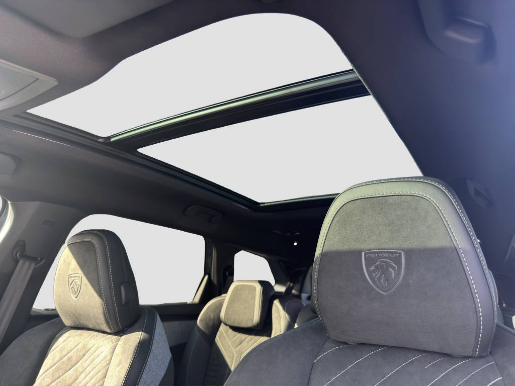 PEUGEOT 5008 1.2 Hybrid GT Exclusive-image-16