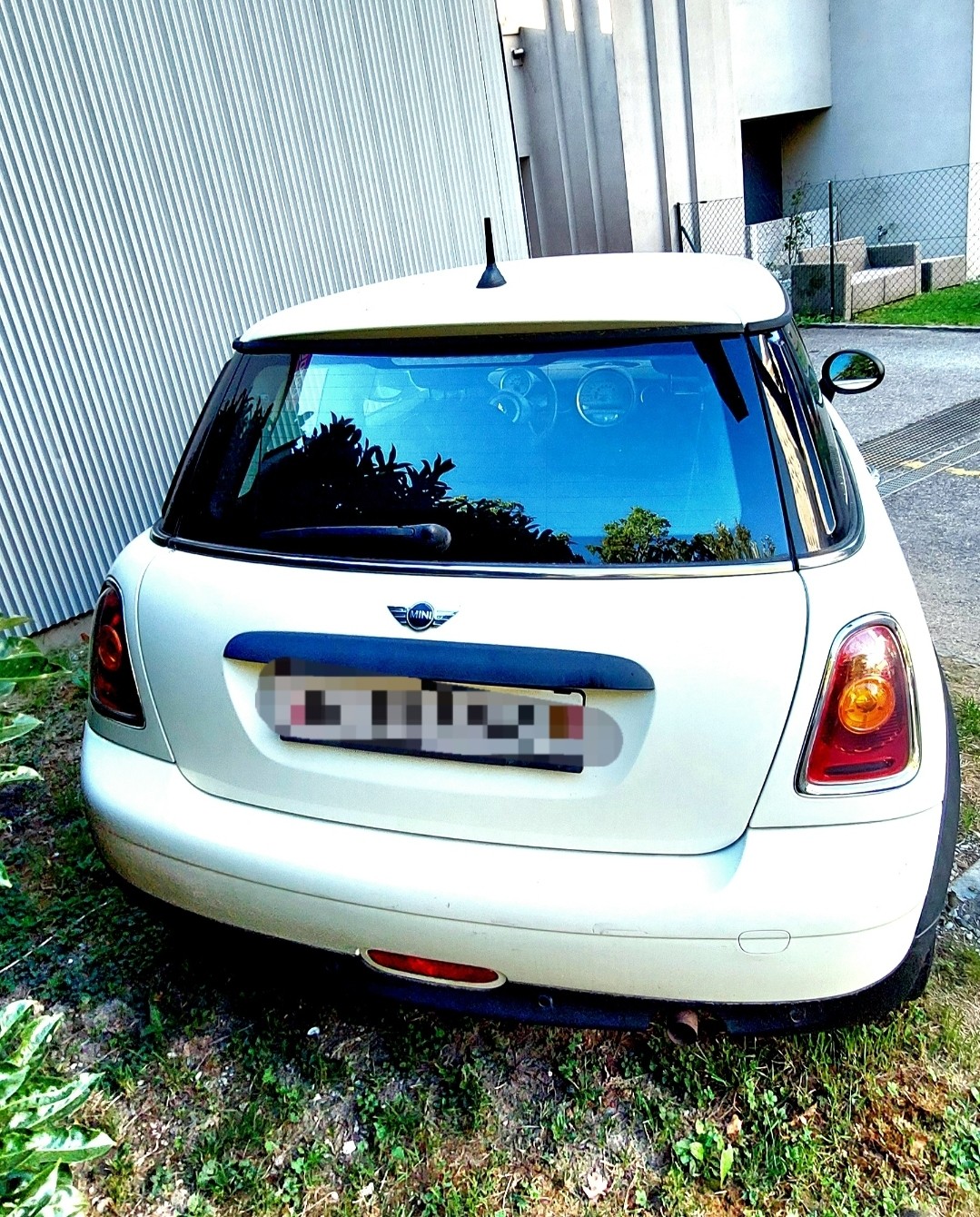 MINI 1.4i One-image-2