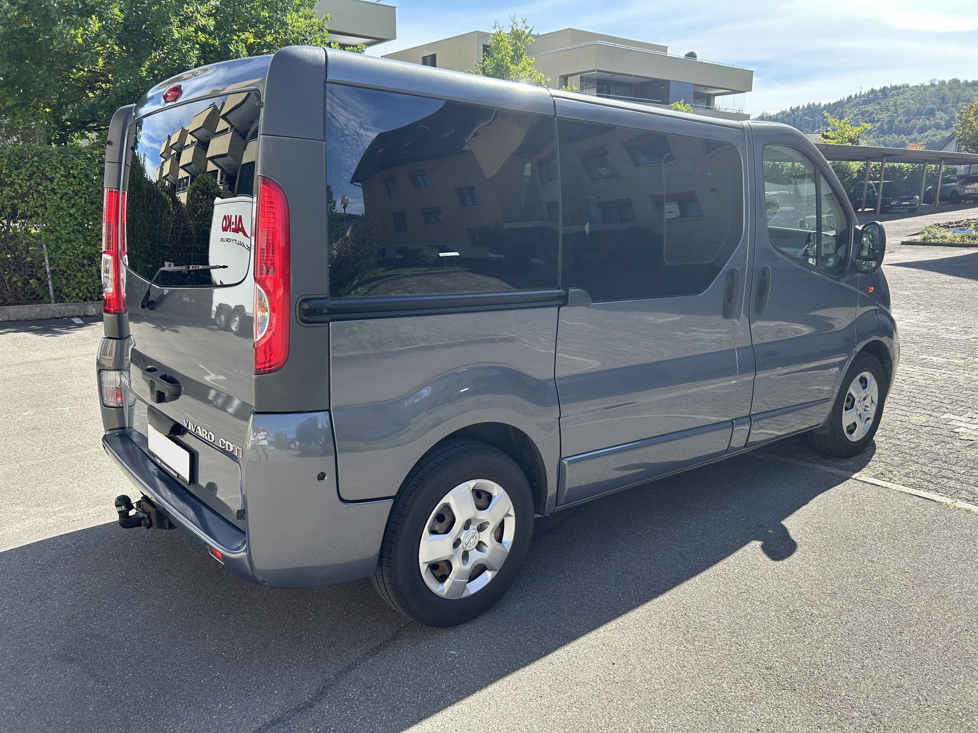 OPEL Vivaro 2.0 CDTI 114 Tour-image-2