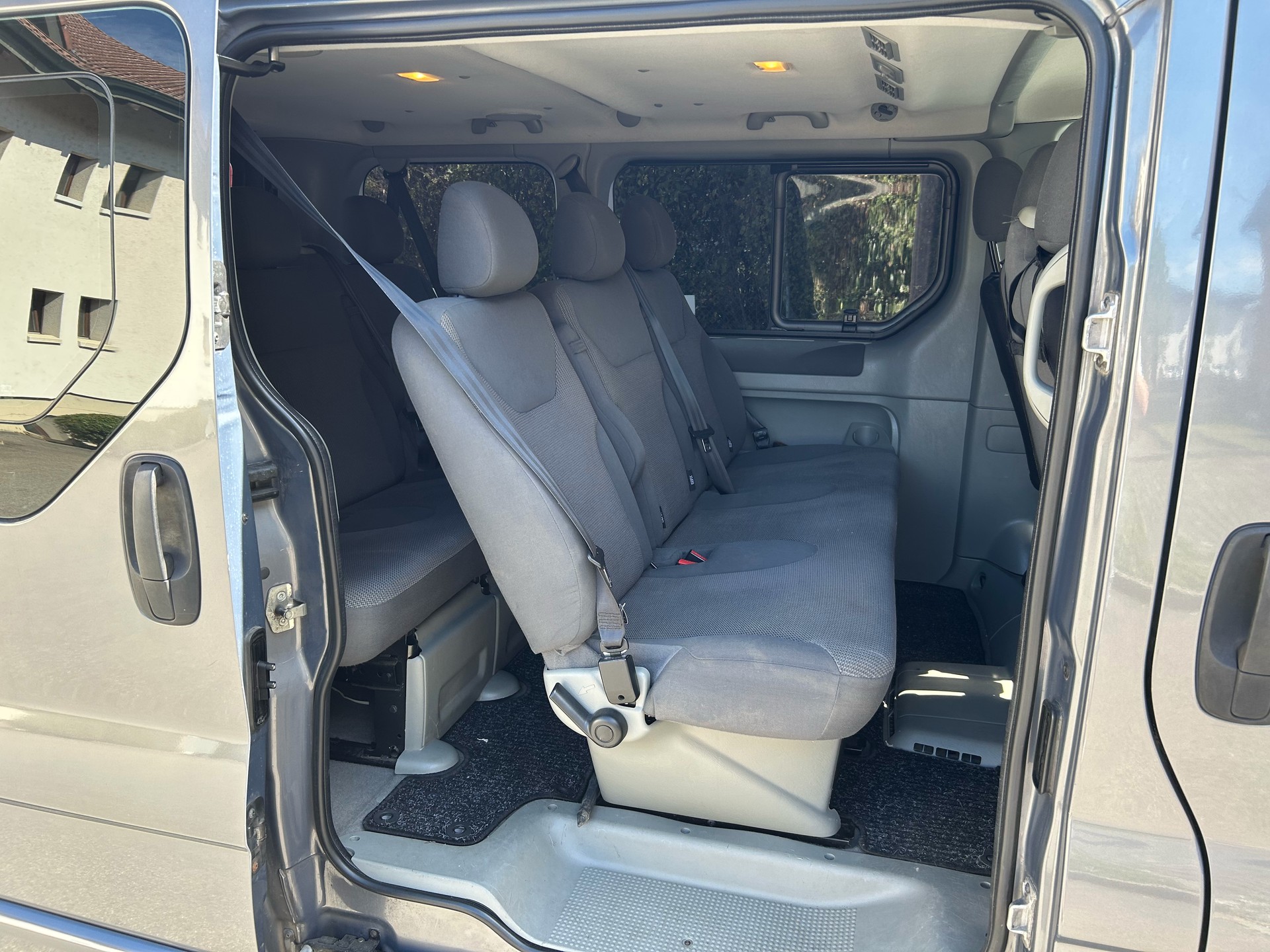OPEL Vivaro 2.0 CDTI 114 Tour-image-6