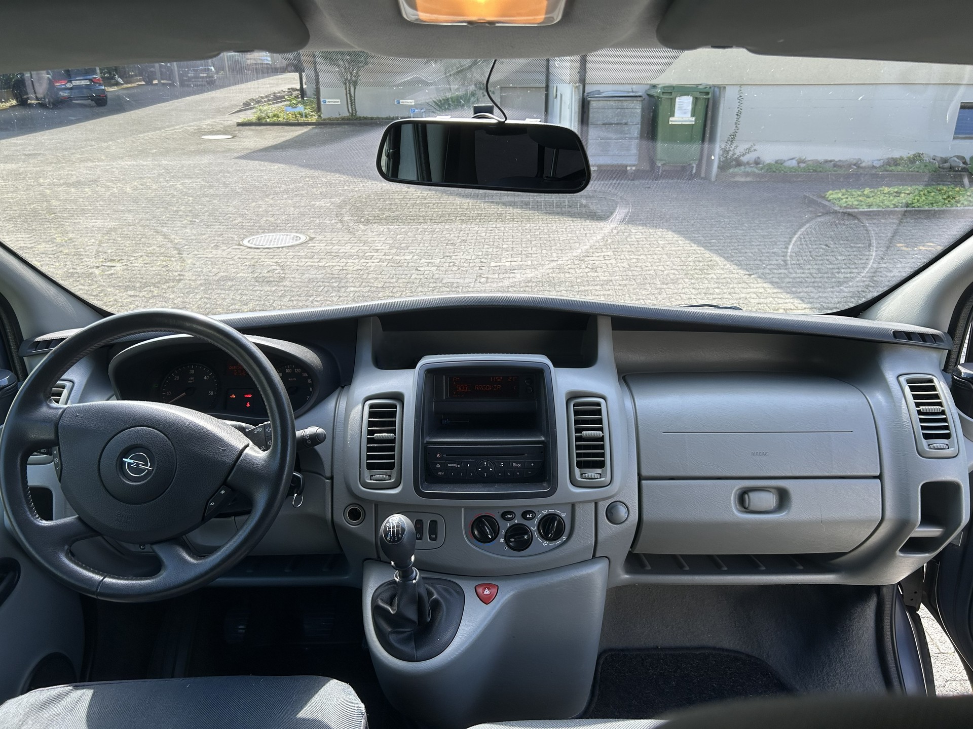OPEL Vivaro 2.0 CDTI 114 Tour-image-8