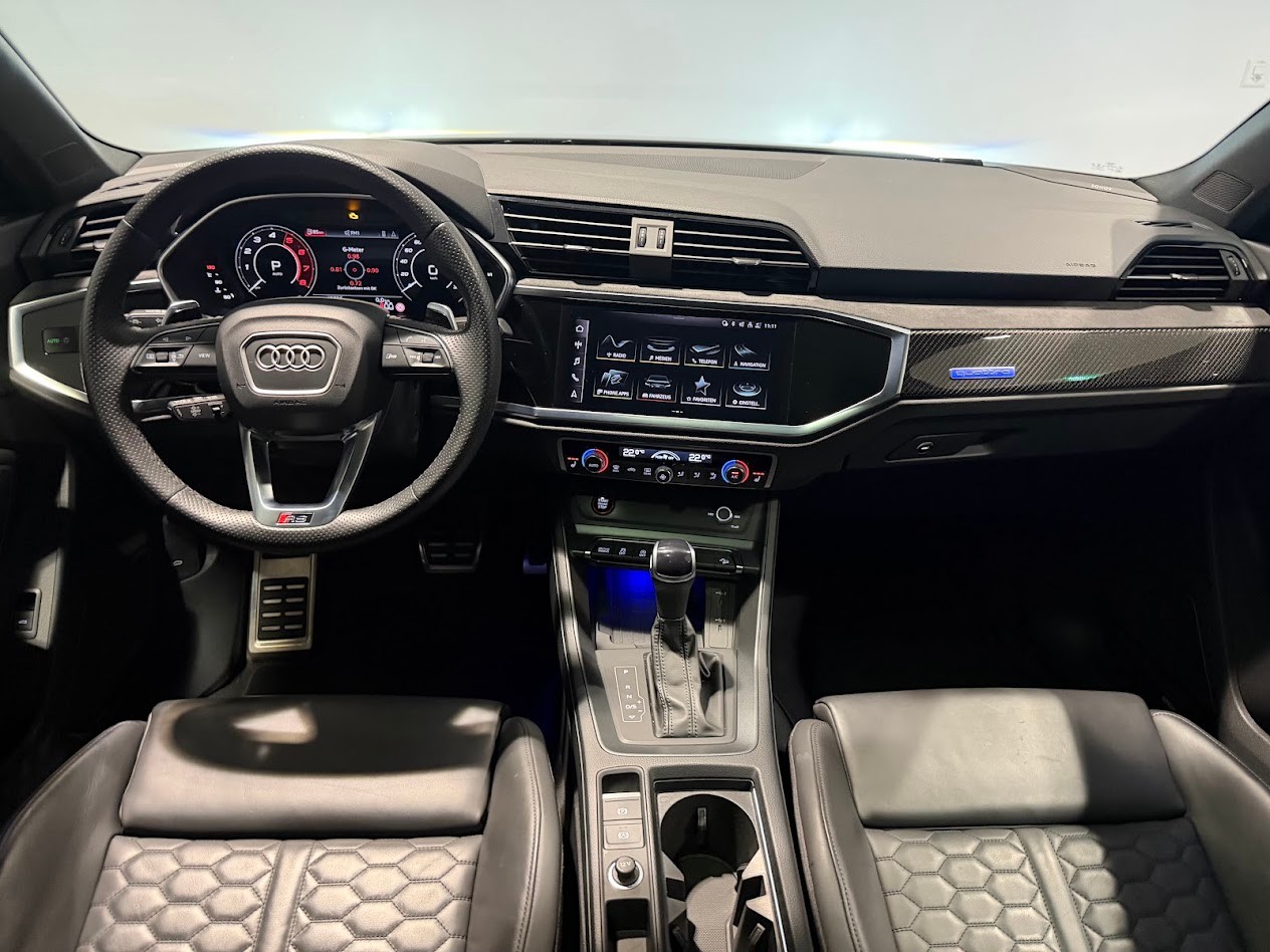 AUDI RS Q3 2.5 TFSI quattro S tronic-image-11