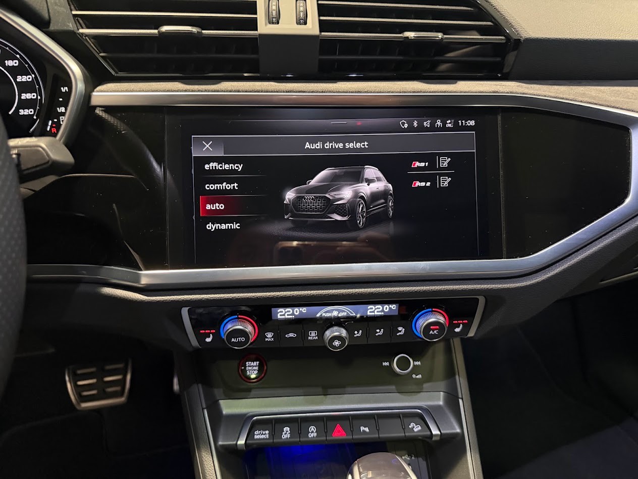 AUDI RS Q3 2.5 TFSI quattro S tronic-image-8