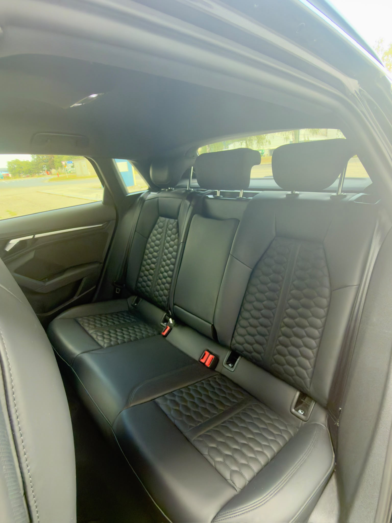 AUDI RS3 Sportback 2.5 TSI quattro S-tronic-image-4