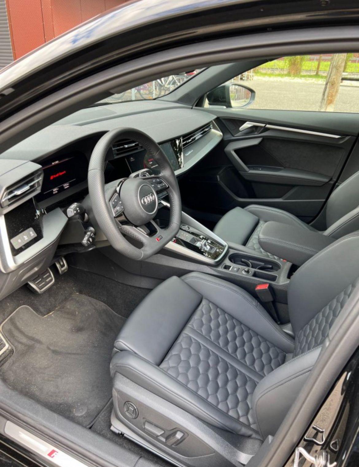 AUDI RS3 Sportback 2.5 TSI quattro S-tronic-image-2