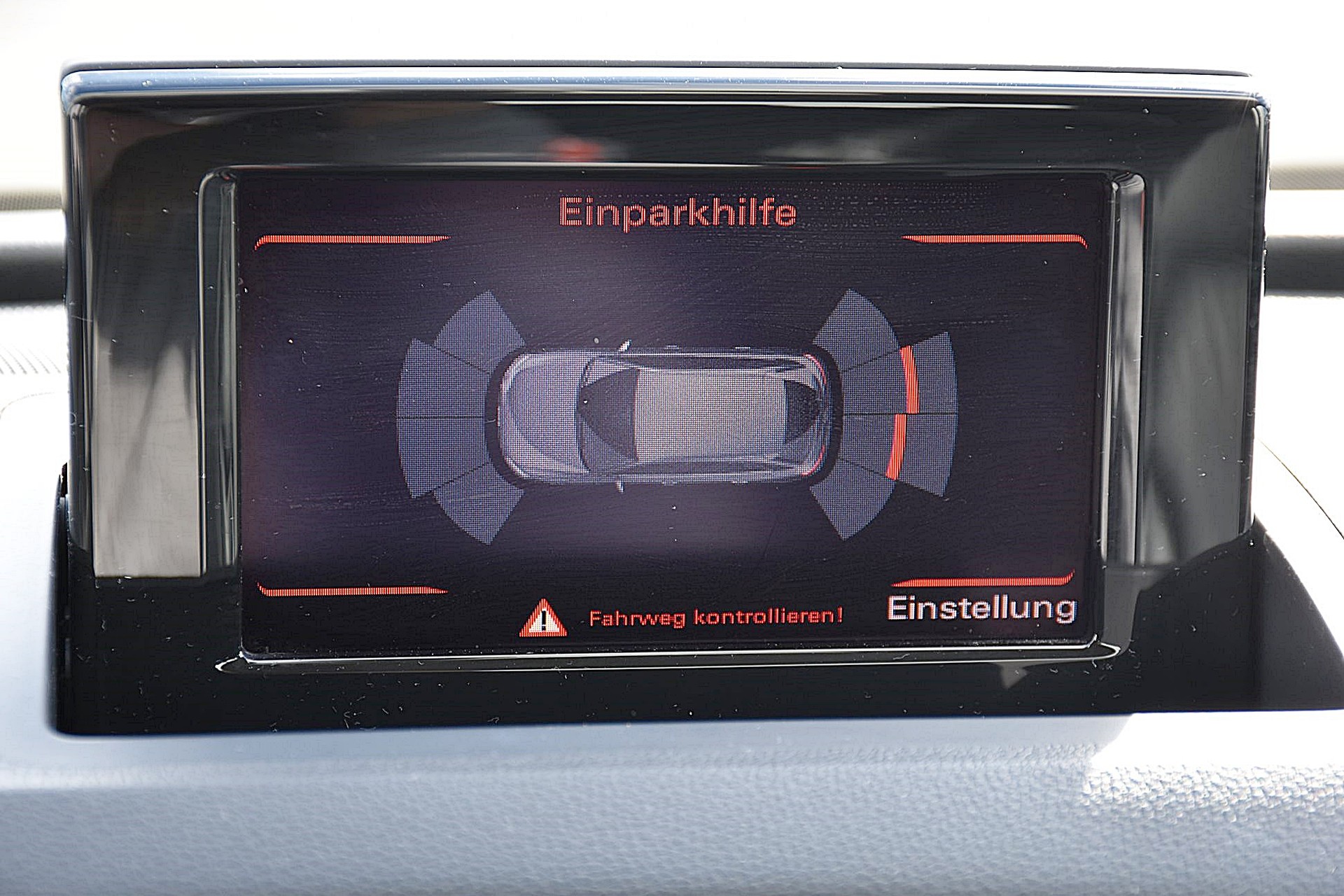 AUDI Q3 2.0 TFSI quattro-image-10