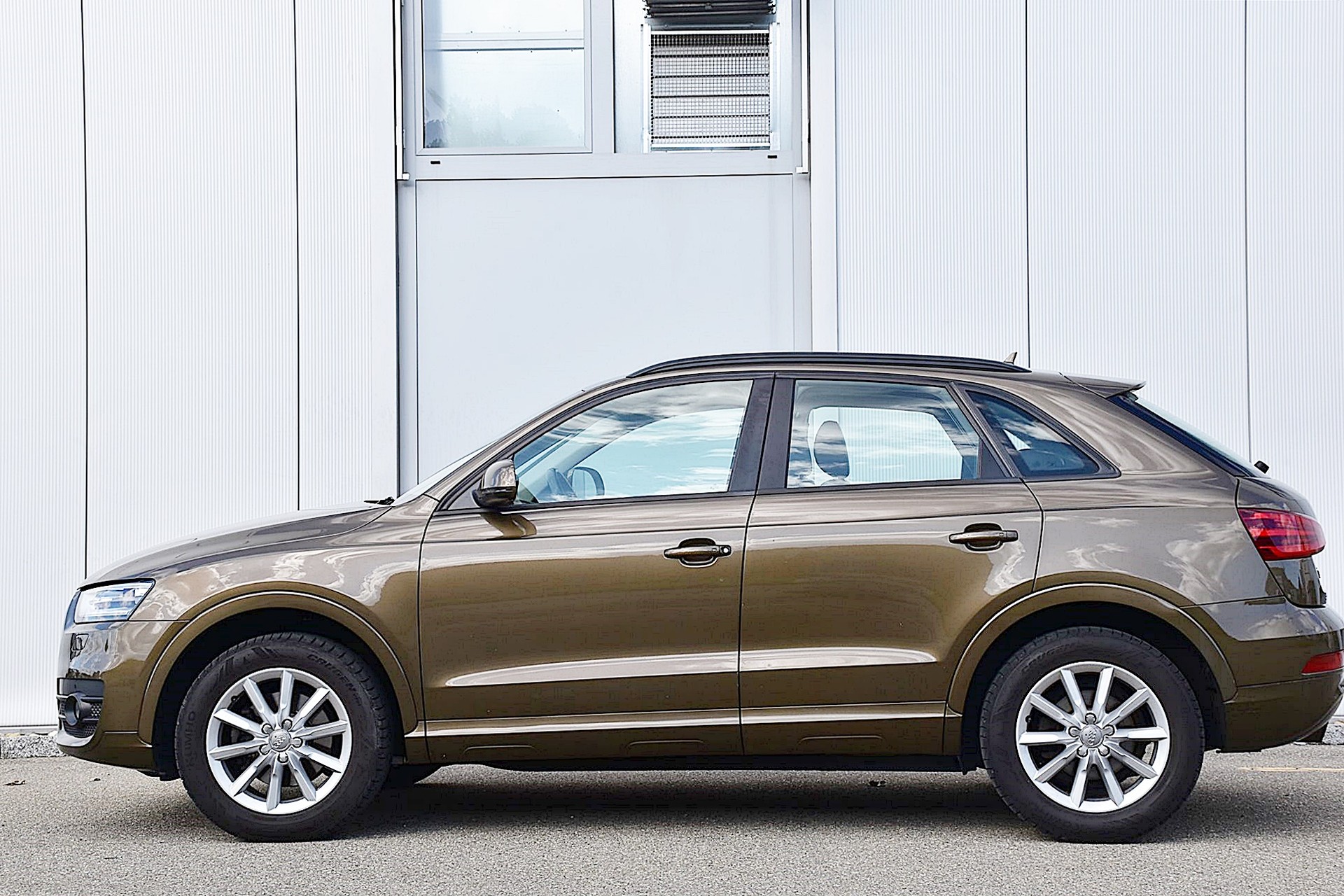AUDI Q3 2.0 TFSI quattro-image-3