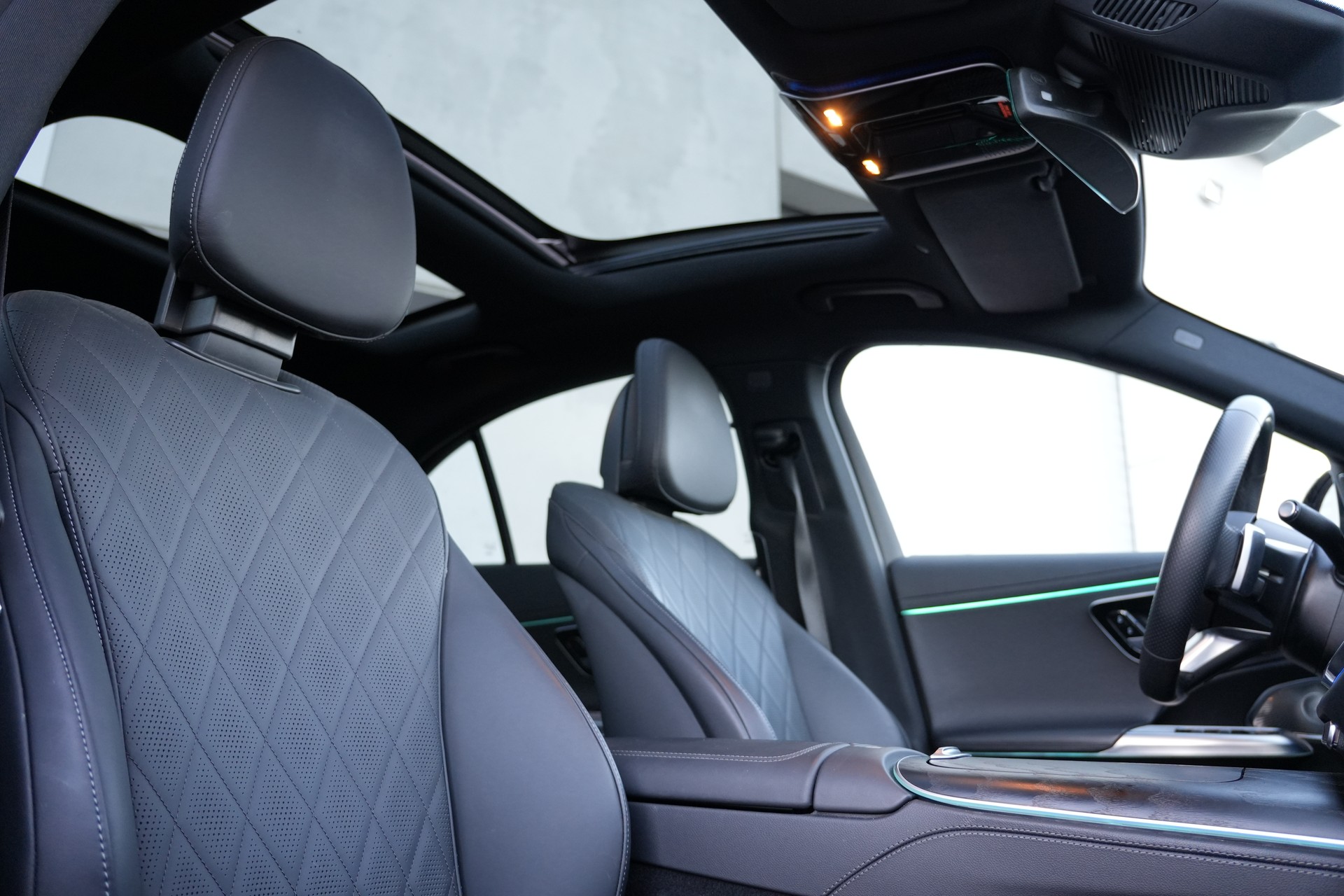 MERCEDES-BENZ E 400 e 4Matic 9G-Tronic (CH)-image-17