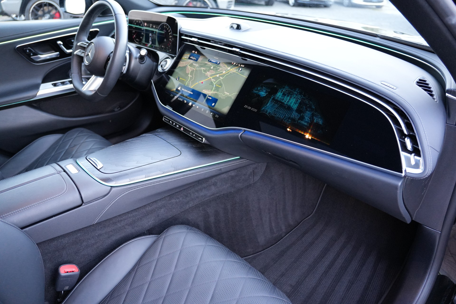 MERCEDES-BENZ E 400 e 4Matic 9G-Tronic (CH)-image-16