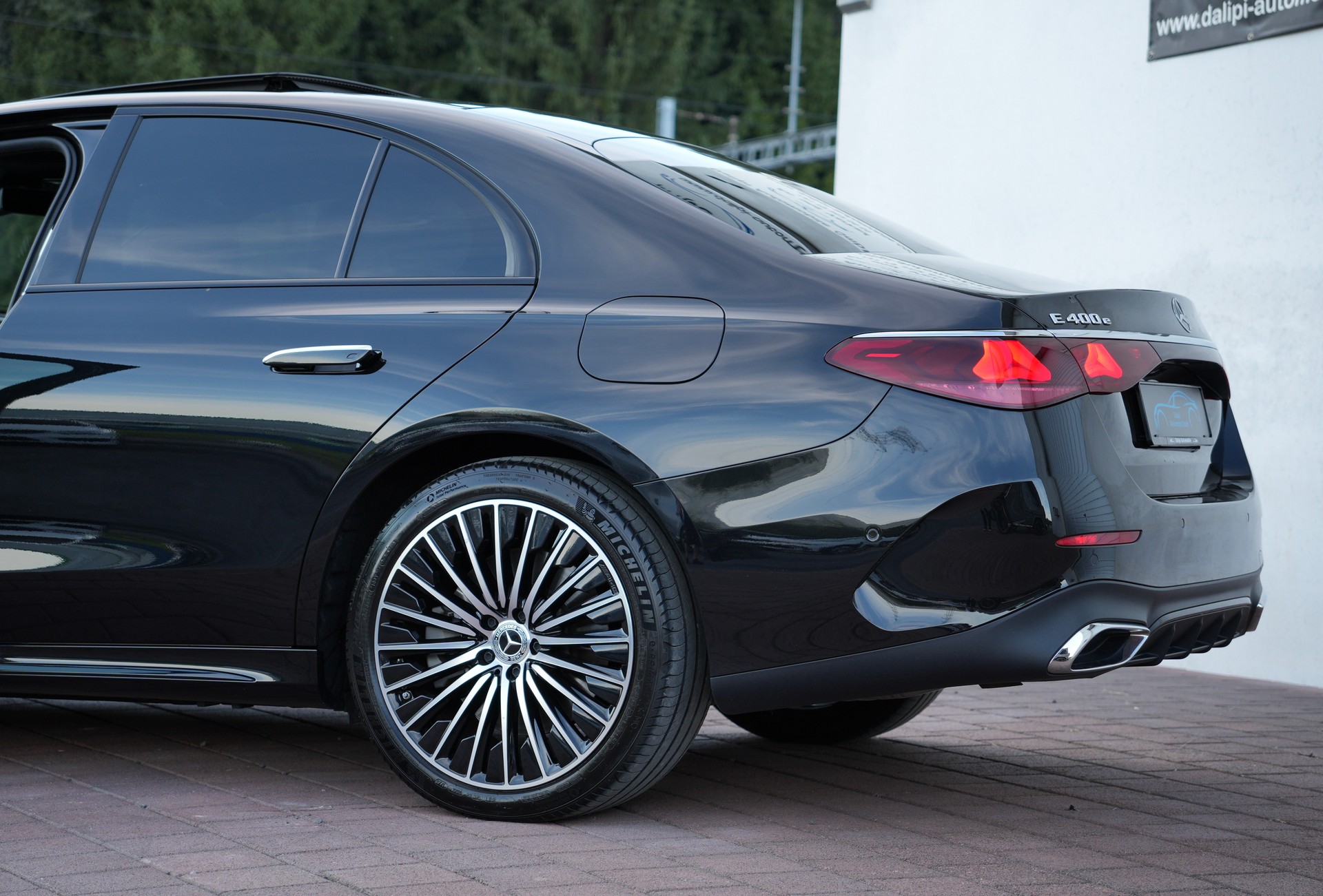 MERCEDES-BENZ E 400 e 4Matic 9G-Tronic (CH)-image-4